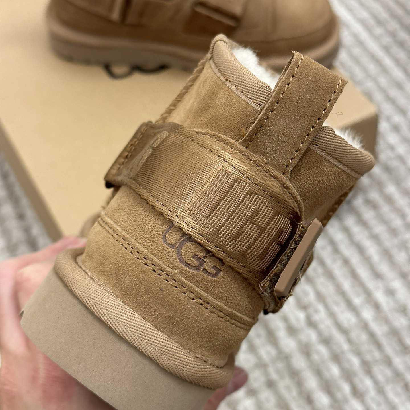 Ugg Logo Boots - EUR FASHION