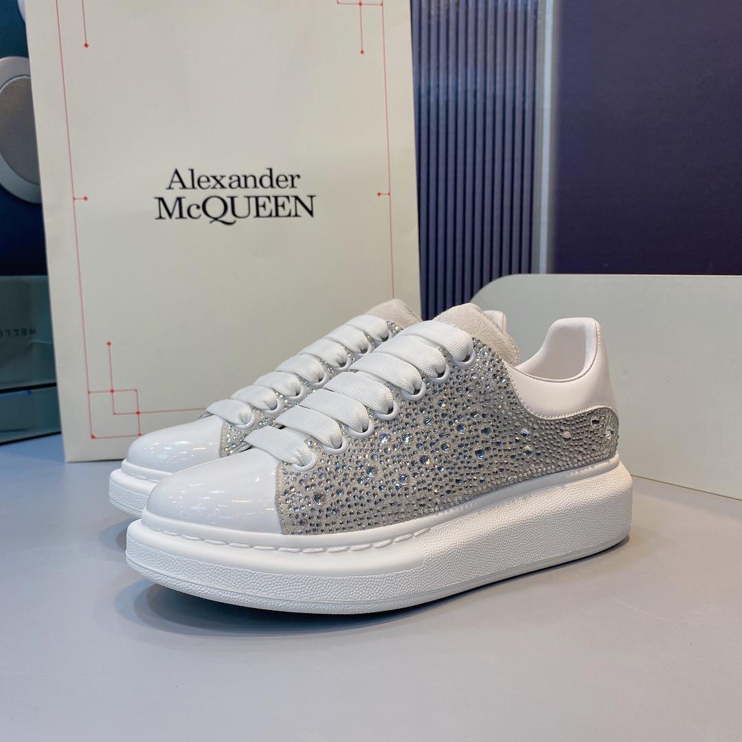 Alexander Mqueen Oversized Sneaker  - EUR FASHION