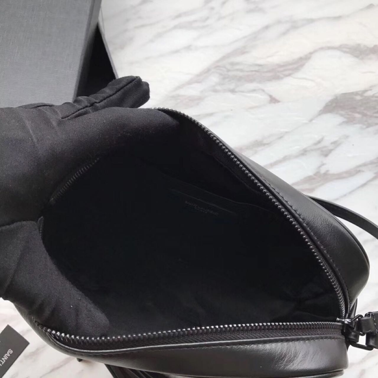 Saint Laurent Black Leather Shoulder Bag ( 23-16-6 cm) - EUR FASHION