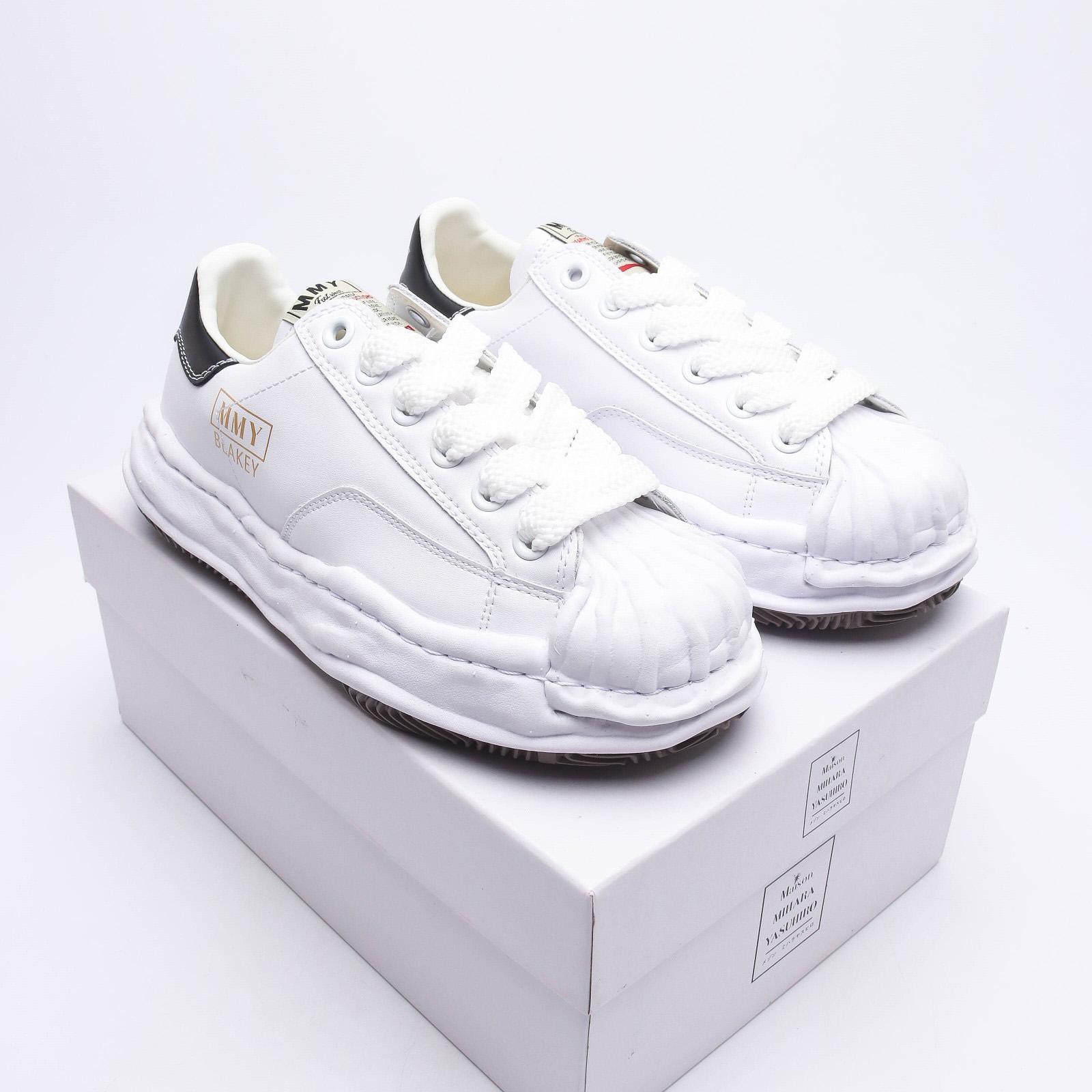 Maison Mihara Yasuhiro Blakey Low-Top Sneakers - EUR FASHION