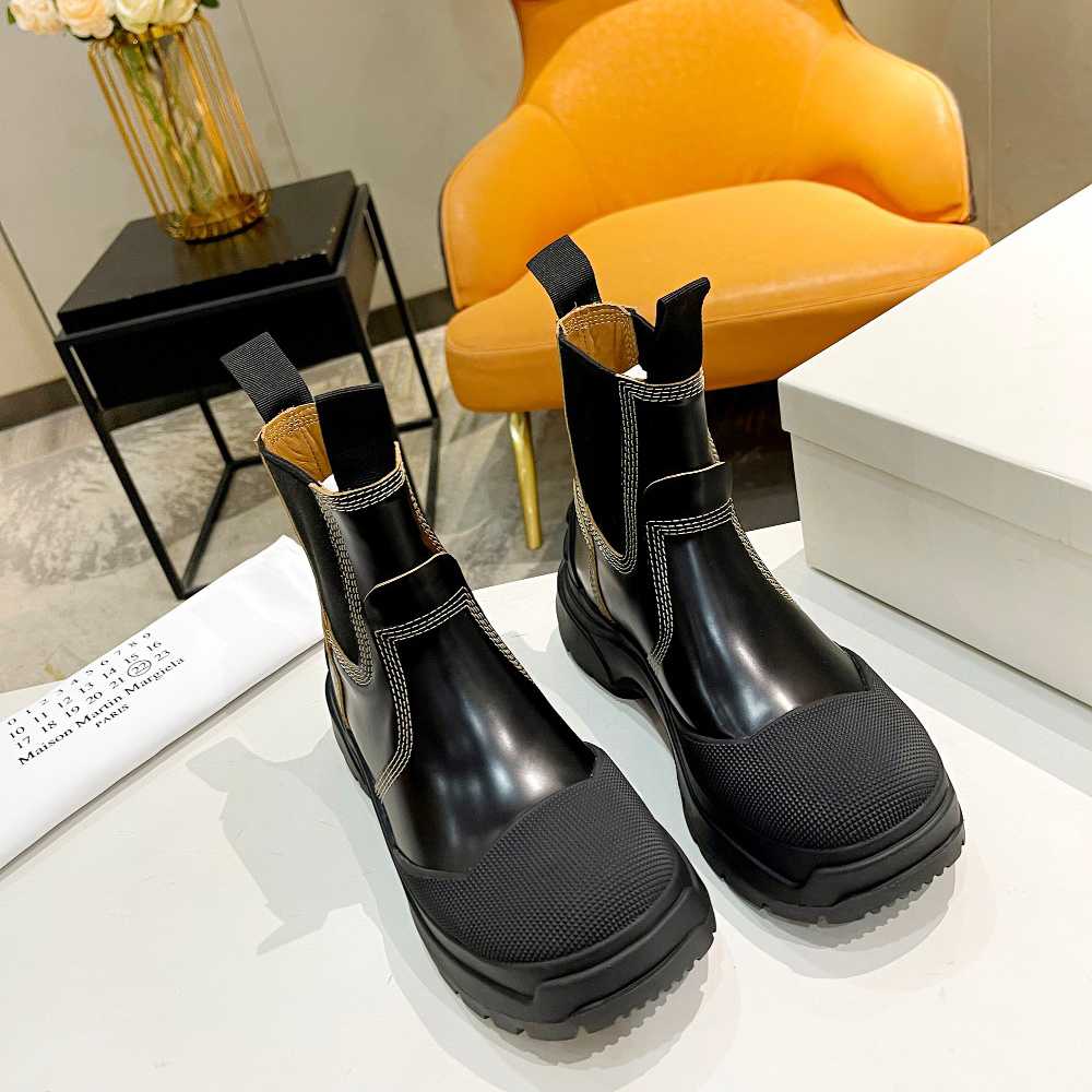 Maison Margiela Leather Chelsea Boots - EUR FASHION