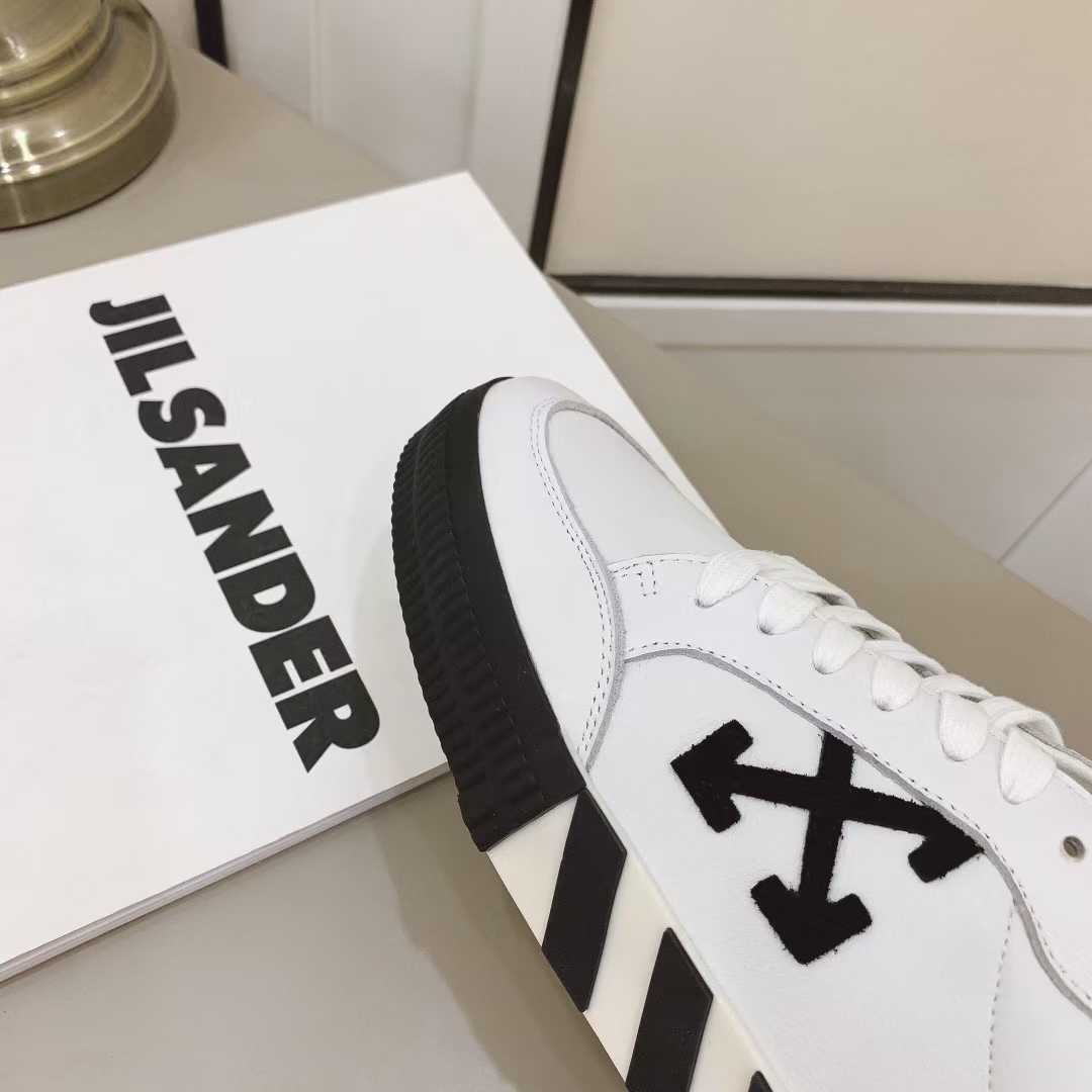 Off White Canvas Vulcanized Low Sneakers - EUR FASHION