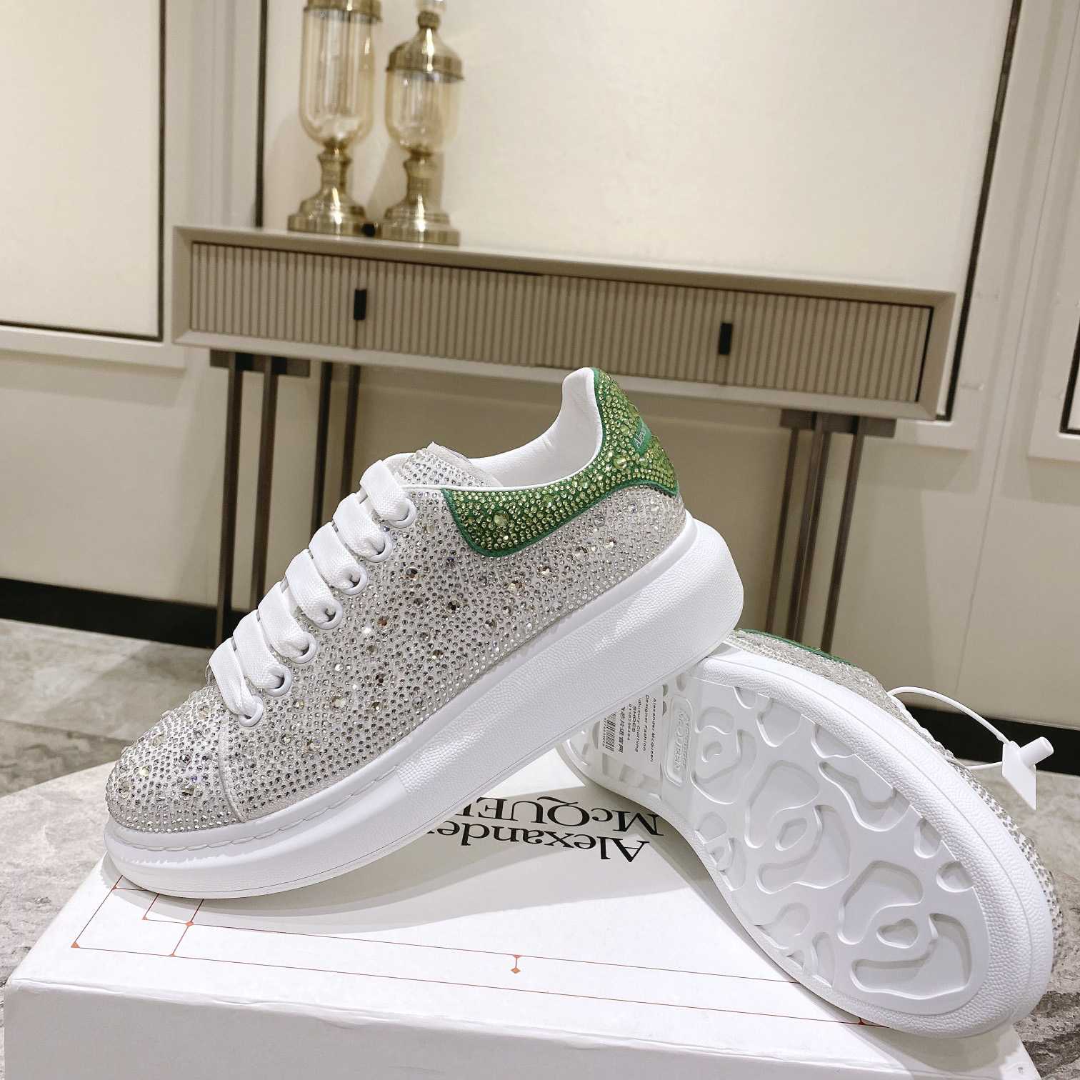 Alexander Mqueen Women's  Oversized Sneaker In White/Acid Green - EUR FASHION