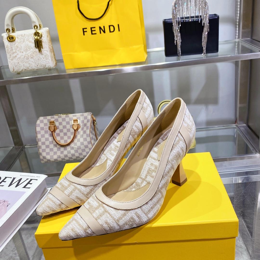 Fendi Baguette Pump - EUR FASHION