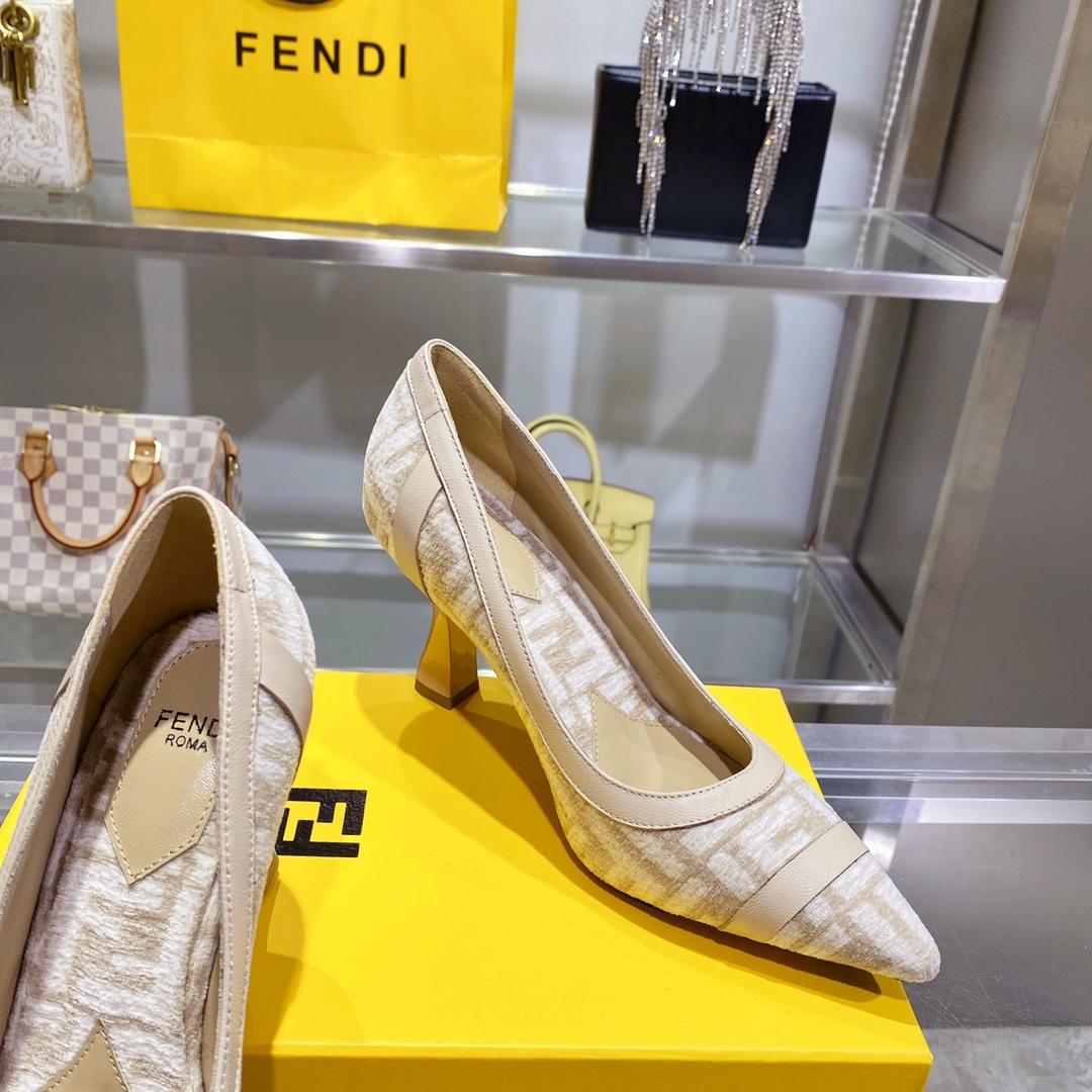 Fendi Baguette Pump - EUR FASHION