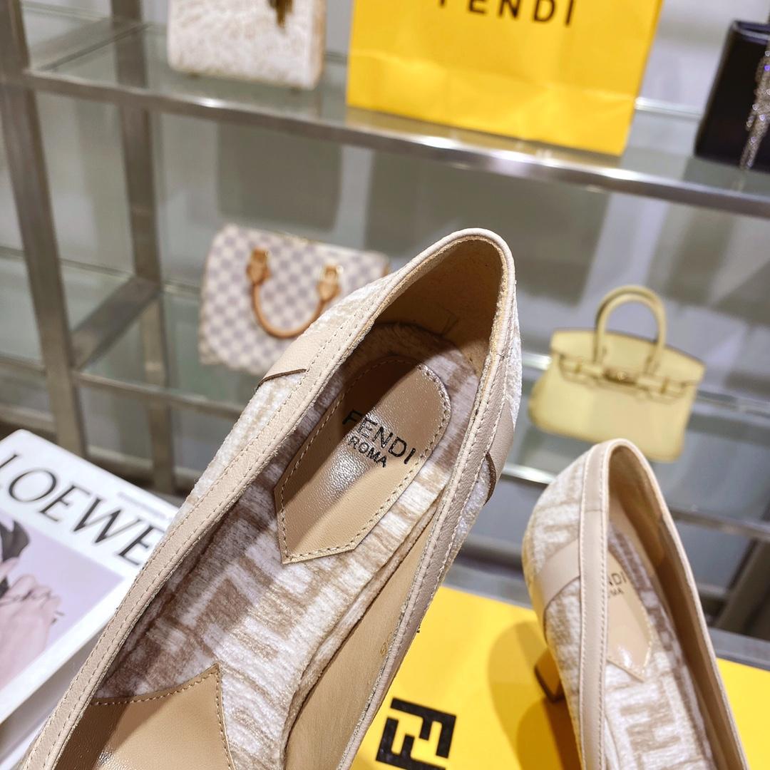 Fendi Baguette Pump - EUR FASHION