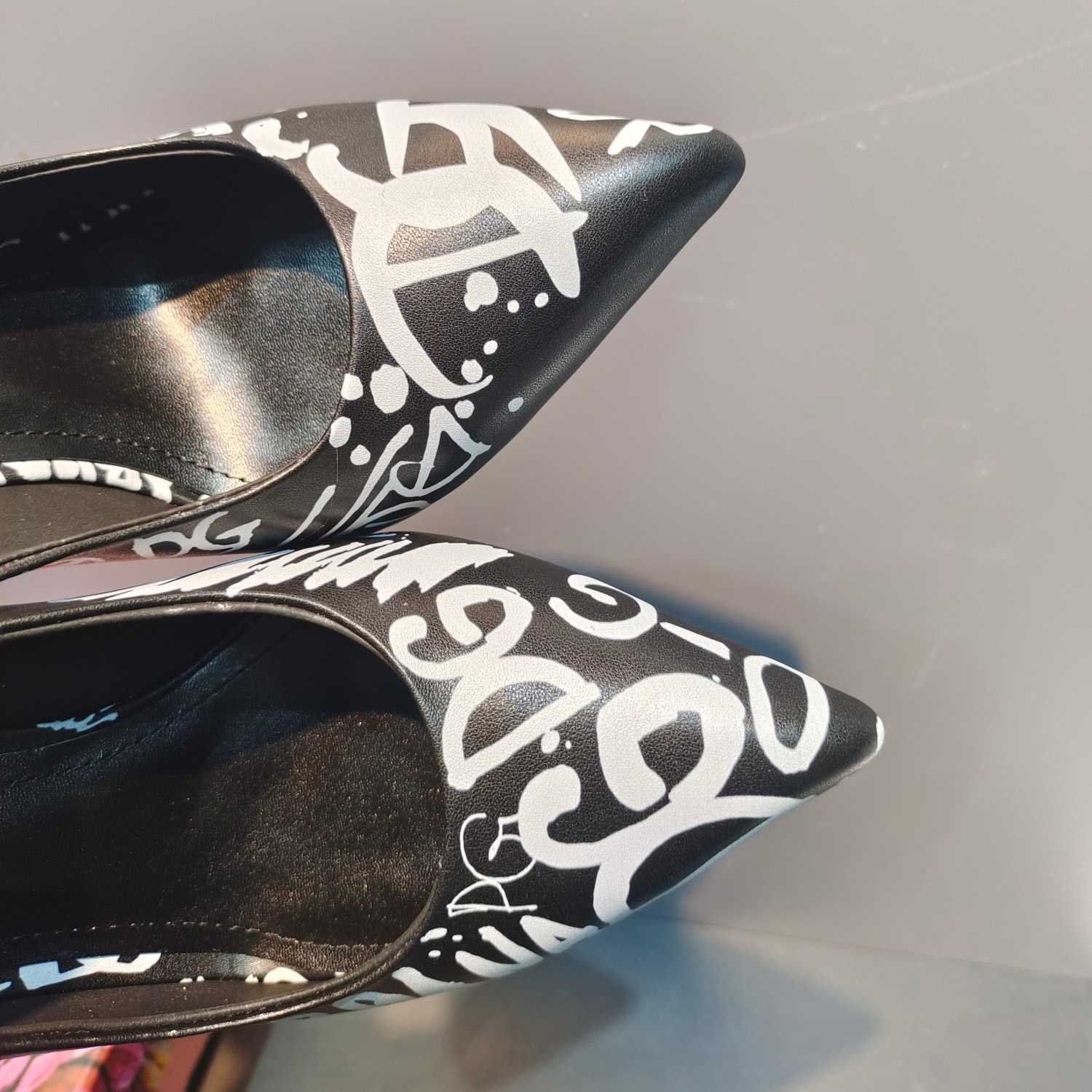 Dolce & Gabbana Calfskin Slingbacks With Logo Print - EUR FASHION