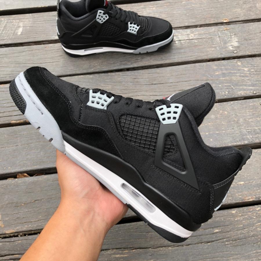 Air Jordan 4 Retro 