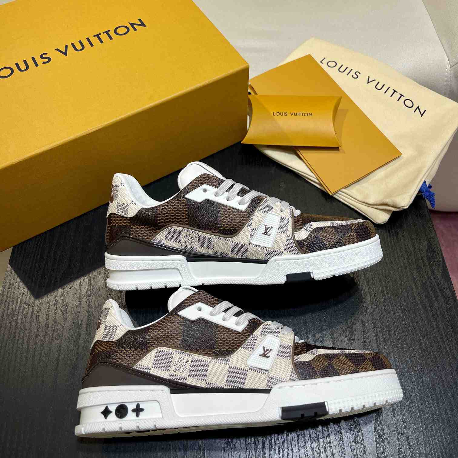 Louis Vuitton LV Trainer Sneaker    (Upon UK Size)   1AAV8Y - EUR FASHION