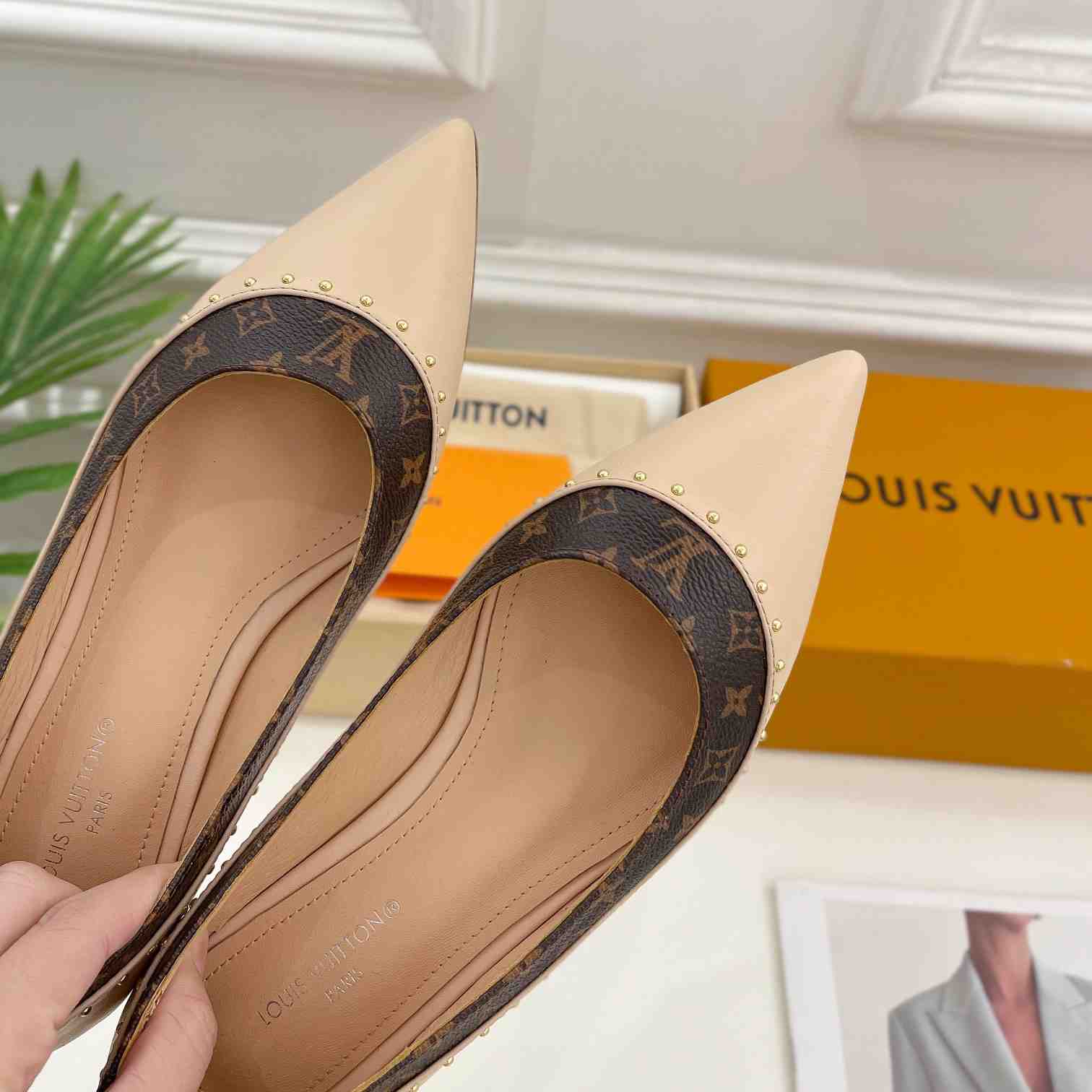 Louis Vuitton Signature Flat Ballerina    - EUR FASHION