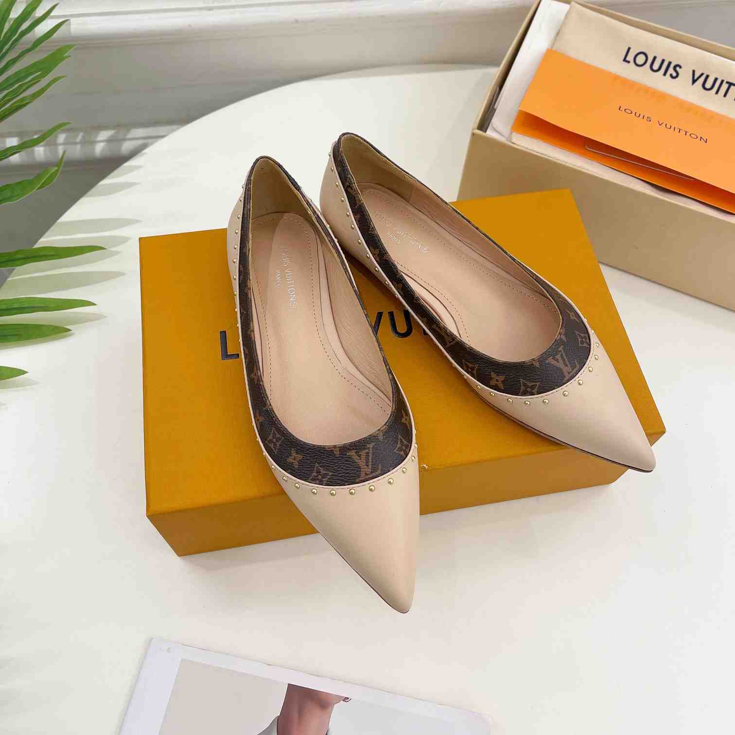 Louis Vuitton Signature Flat Ballerina    - EUR FASHION