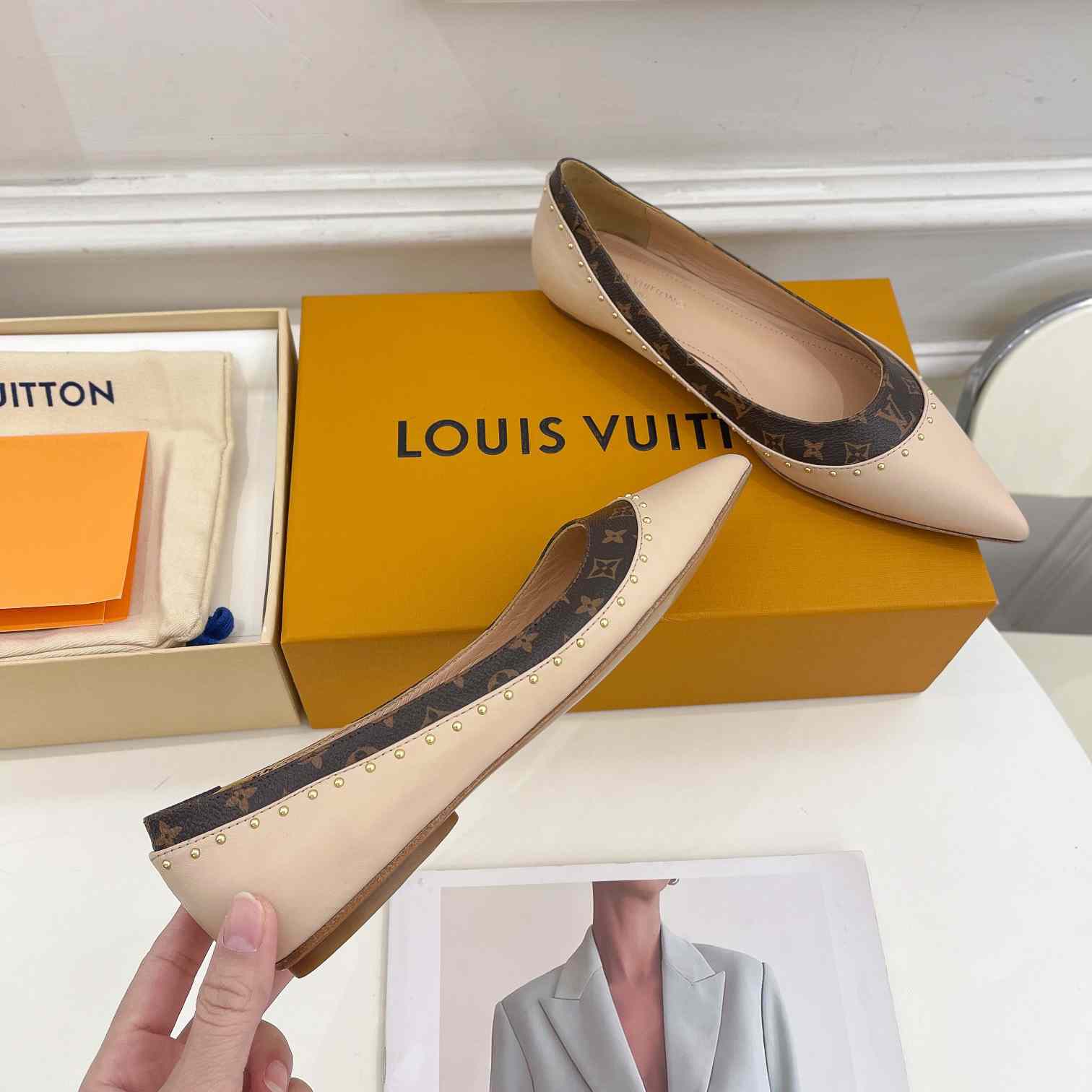 Louis Vuitton Signature Flat Ballerina    - EUR FASHION