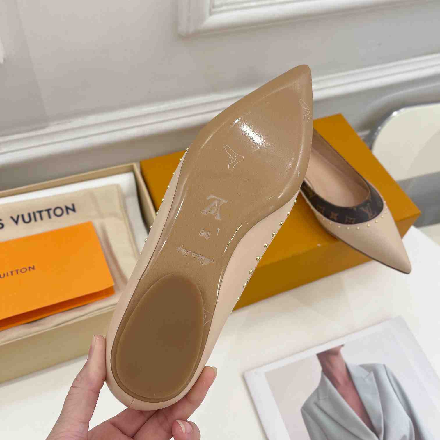 Louis Vuitton Signature Flat Ballerina    - EUR FASHION