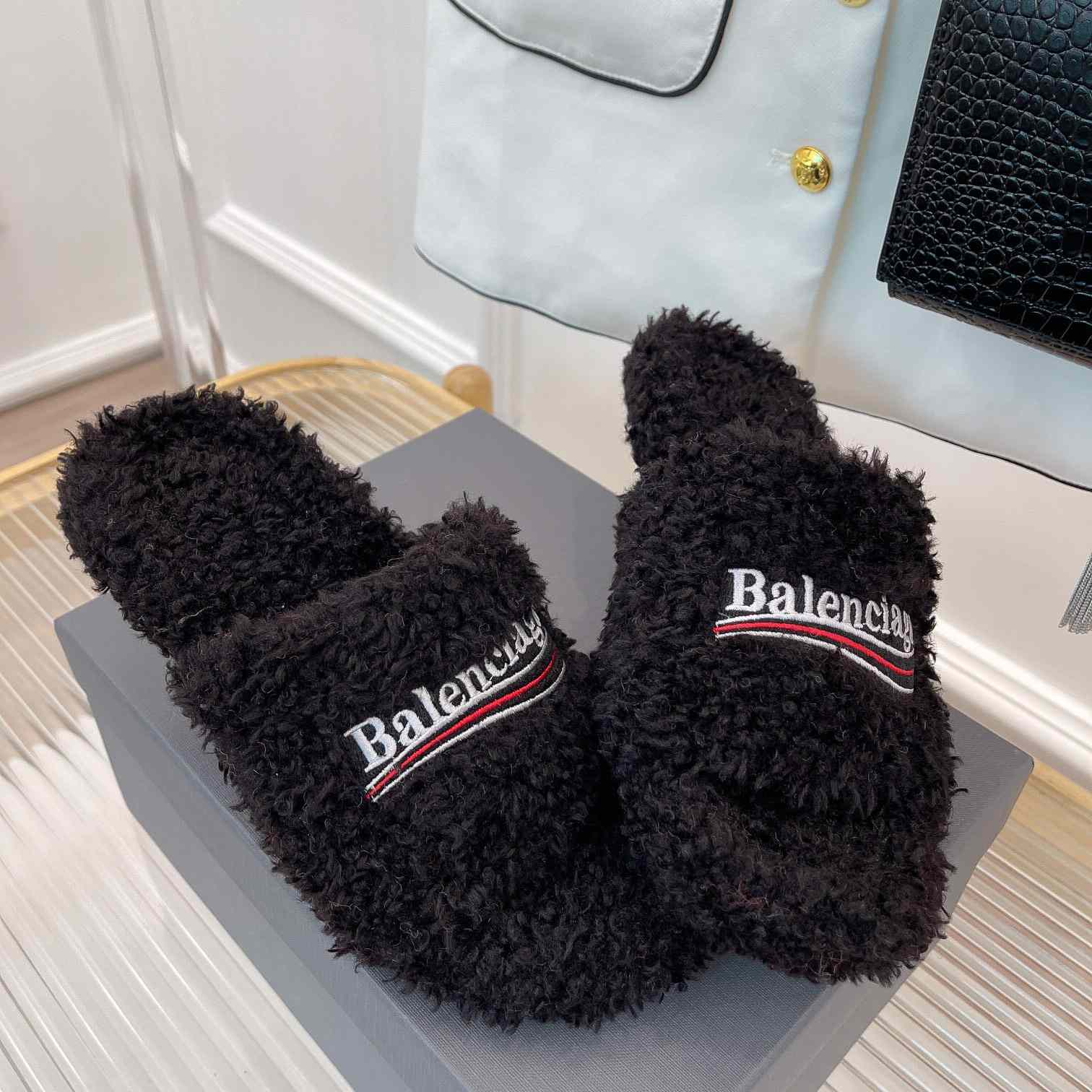 Balenciaga Furry Sandals - EUR FASHION