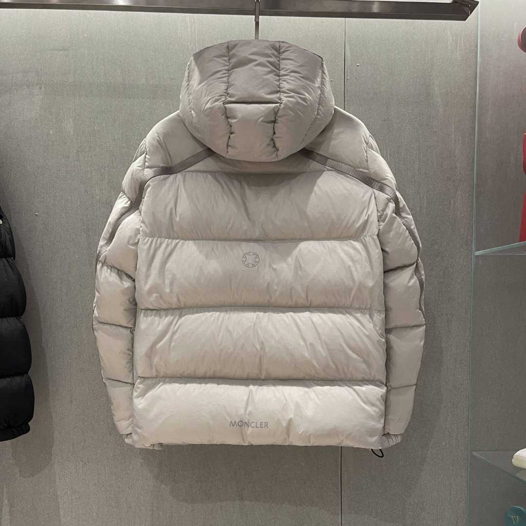 Moncler Short Down Jacket    - EUR FASHION