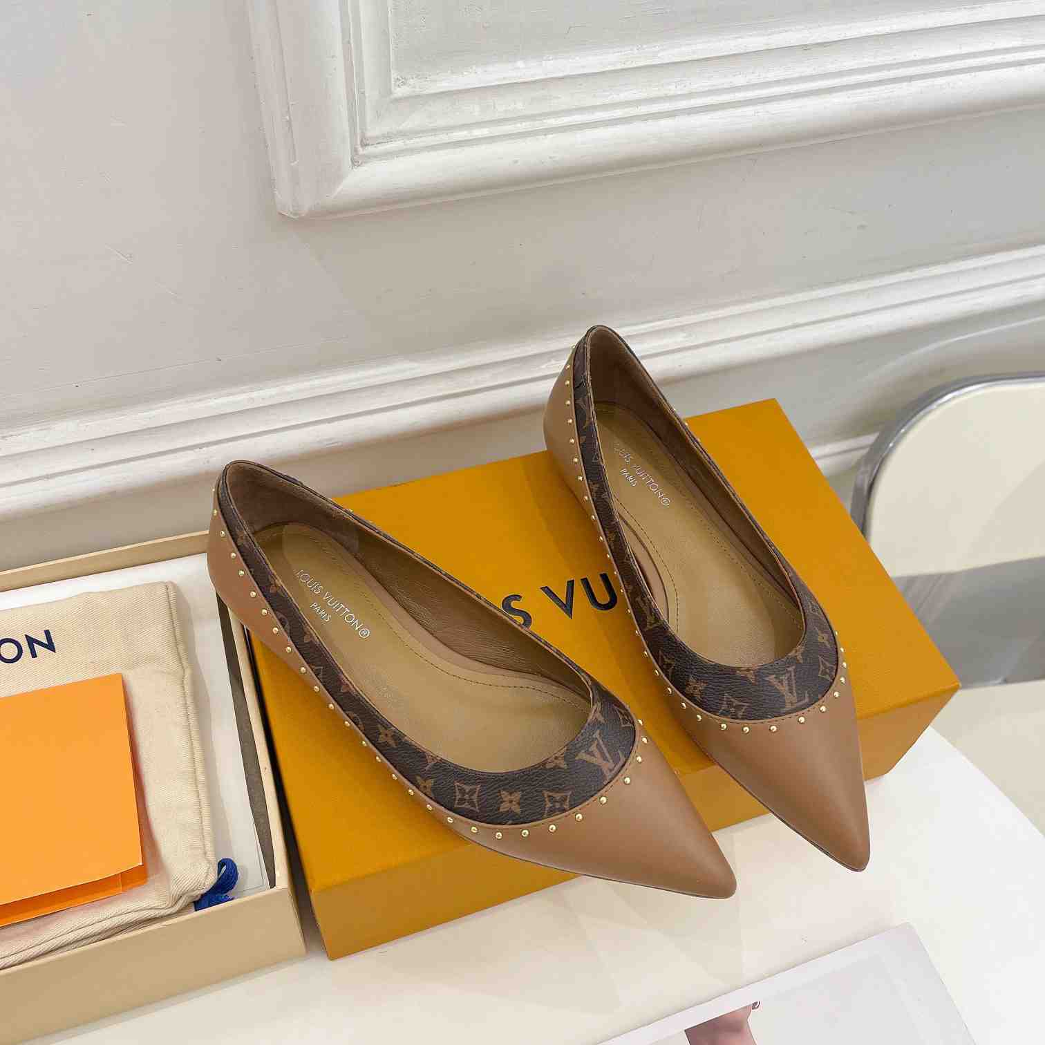 Louis Vuitton Signature Flat Ballerina    - EUR FASHION