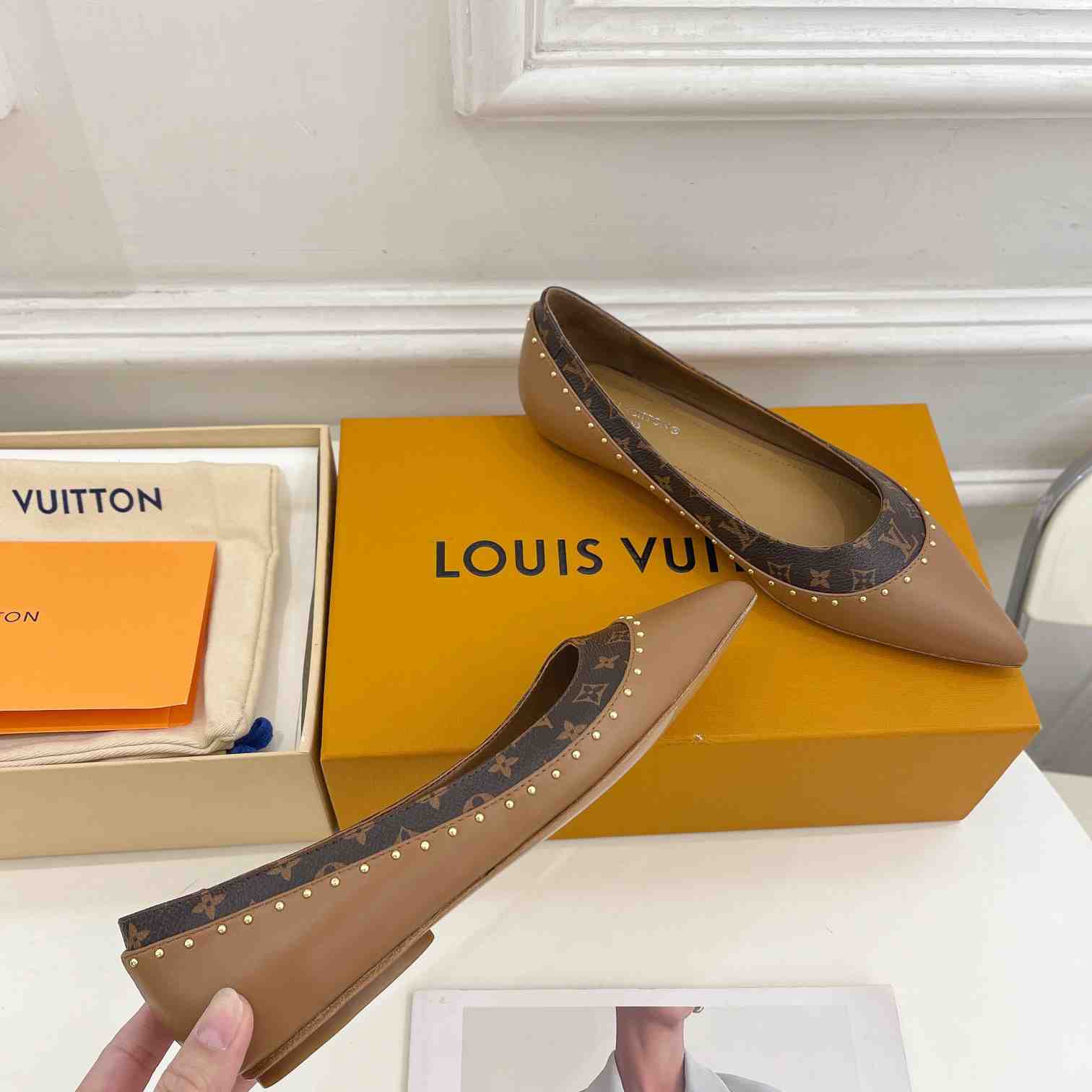 Louis Vuitton Signature Flat Ballerina    - EUR FASHION