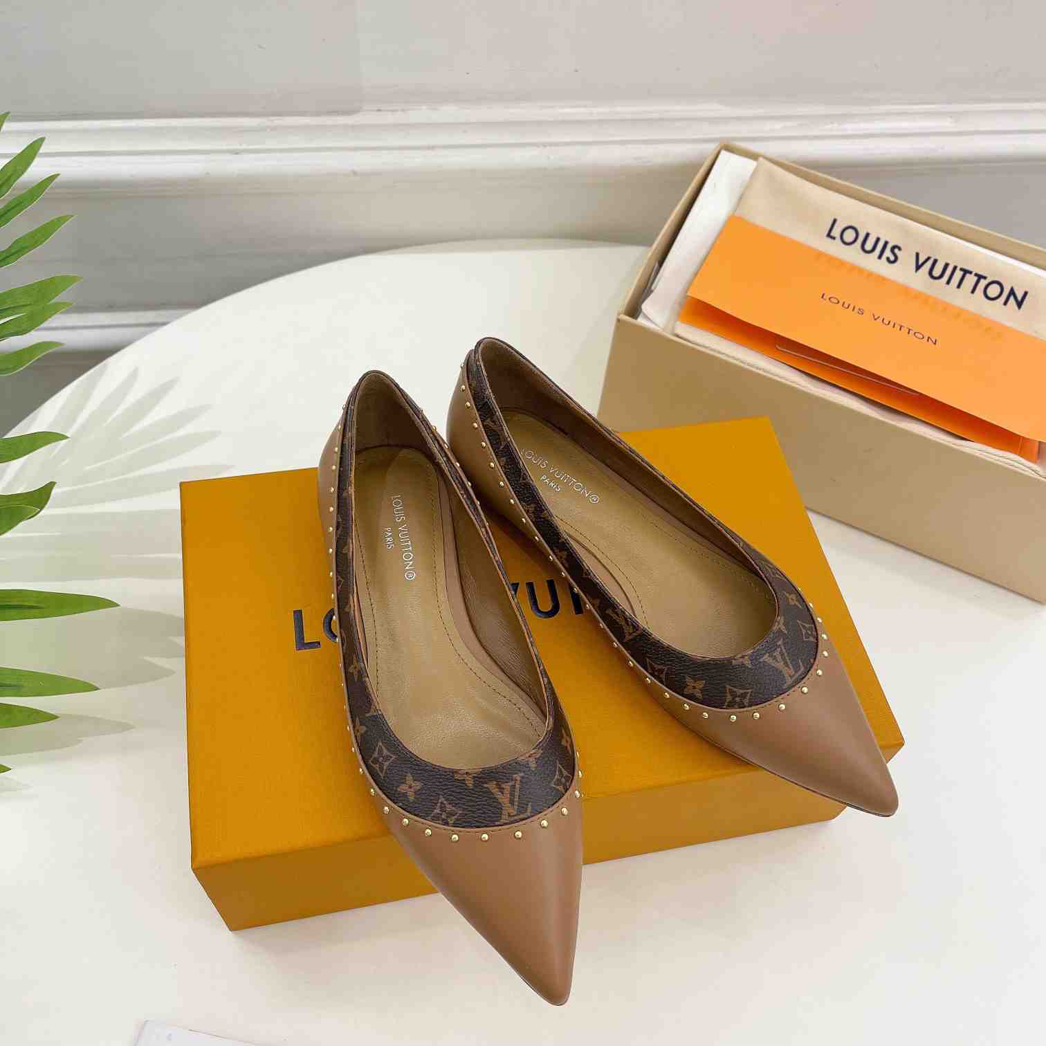 Louis Vuitton Signature Flat Ballerina    - EUR FASHION