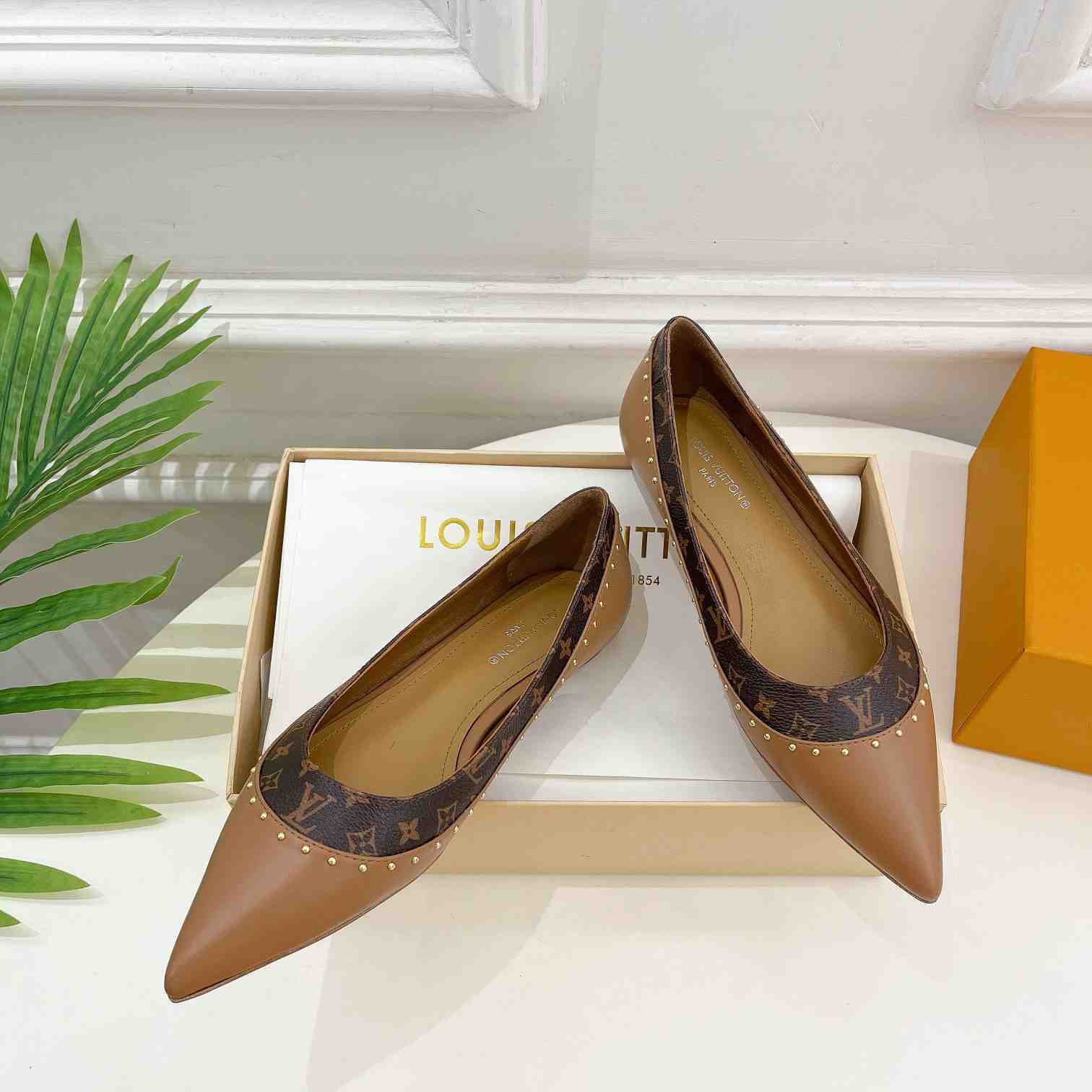 Louis Vuitton Signature Flat Ballerina    - EUR FASHION