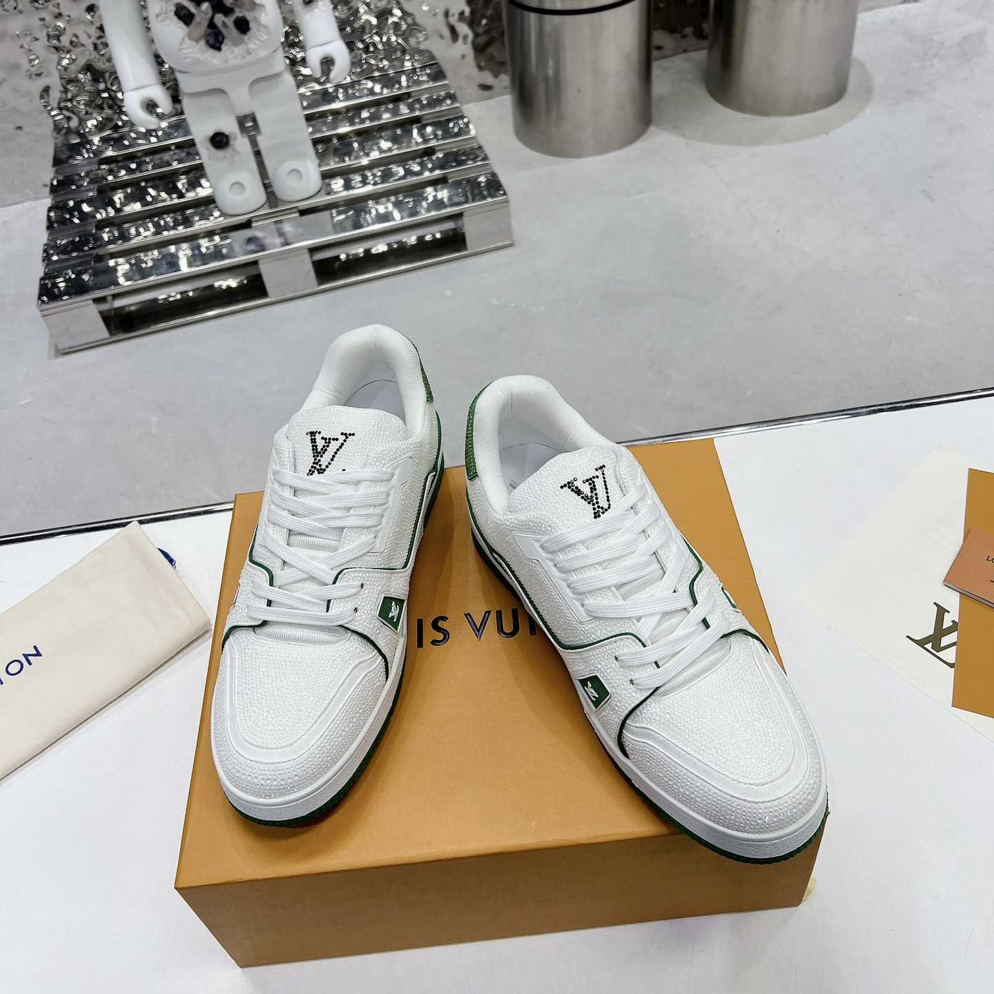 Louis Vuitton LV Trainer Sneaker          1AARLO - EUR FASHION