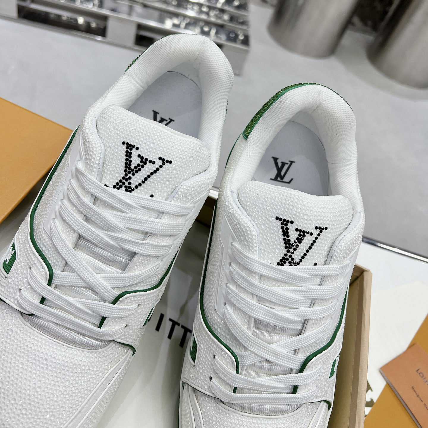 Louis Vuitton LV Trainer Sneaker          1AARLO - EUR FASHION