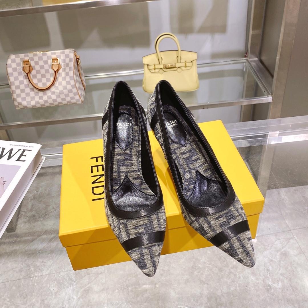 Fendi Baguette Pump - EUR FASHION