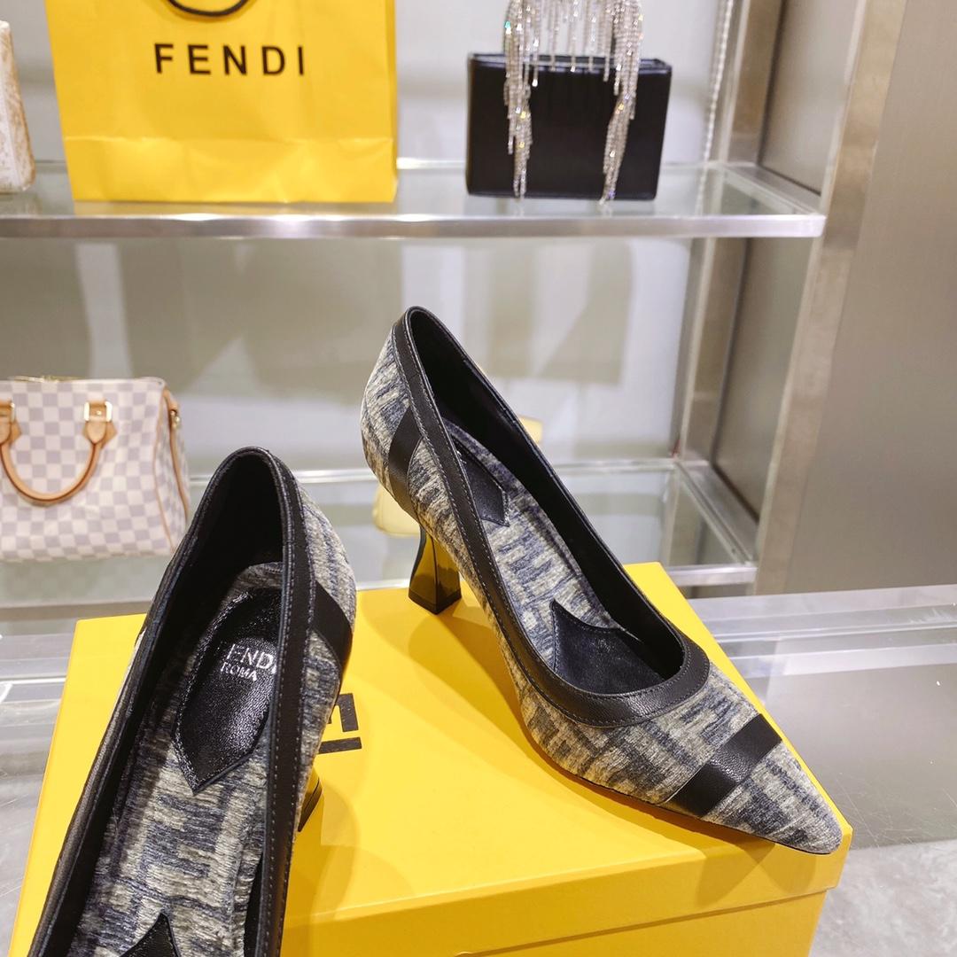 Fendi Baguette Pump - EUR FASHION