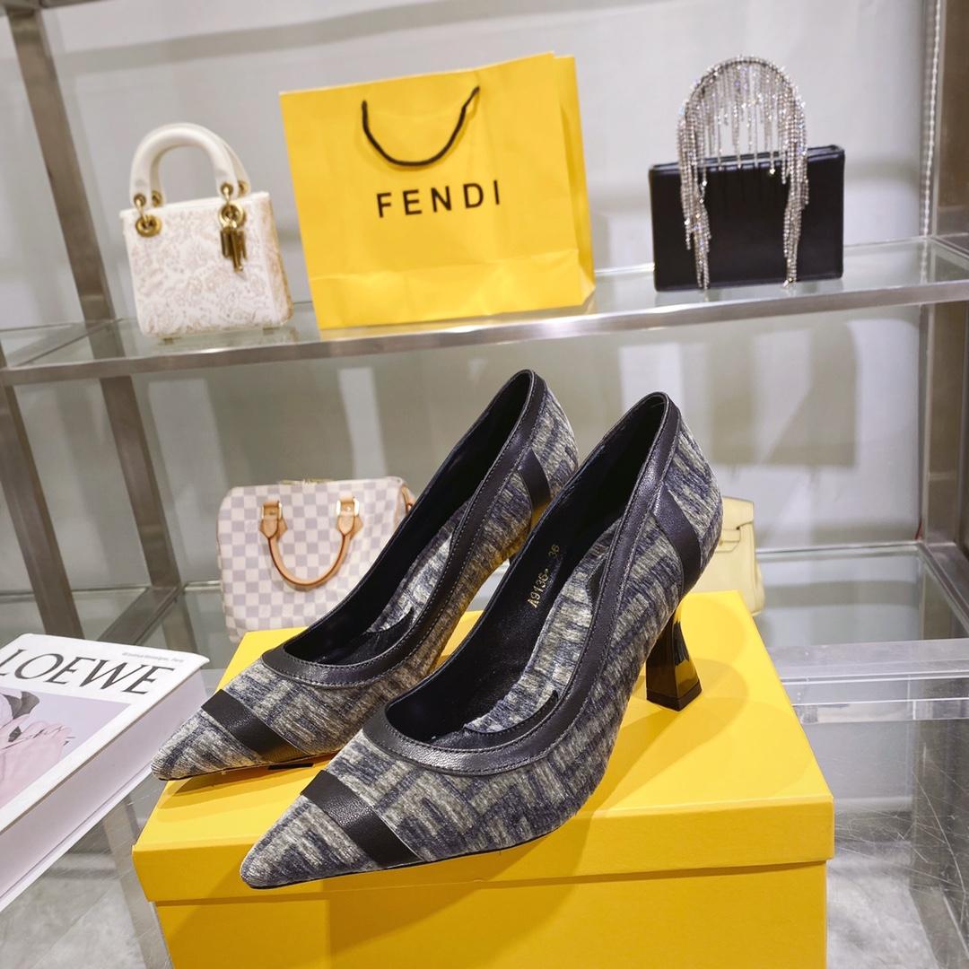 Fendi Baguette Pump - EUR FASHION