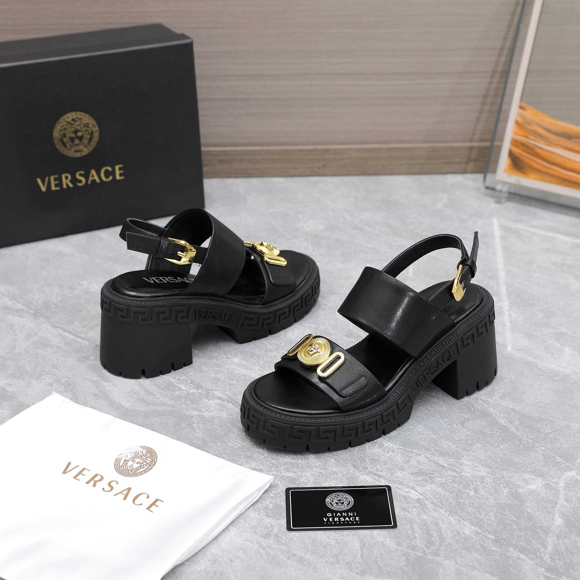 Versace Medusa-Plaque Sandals - EUR FASHION