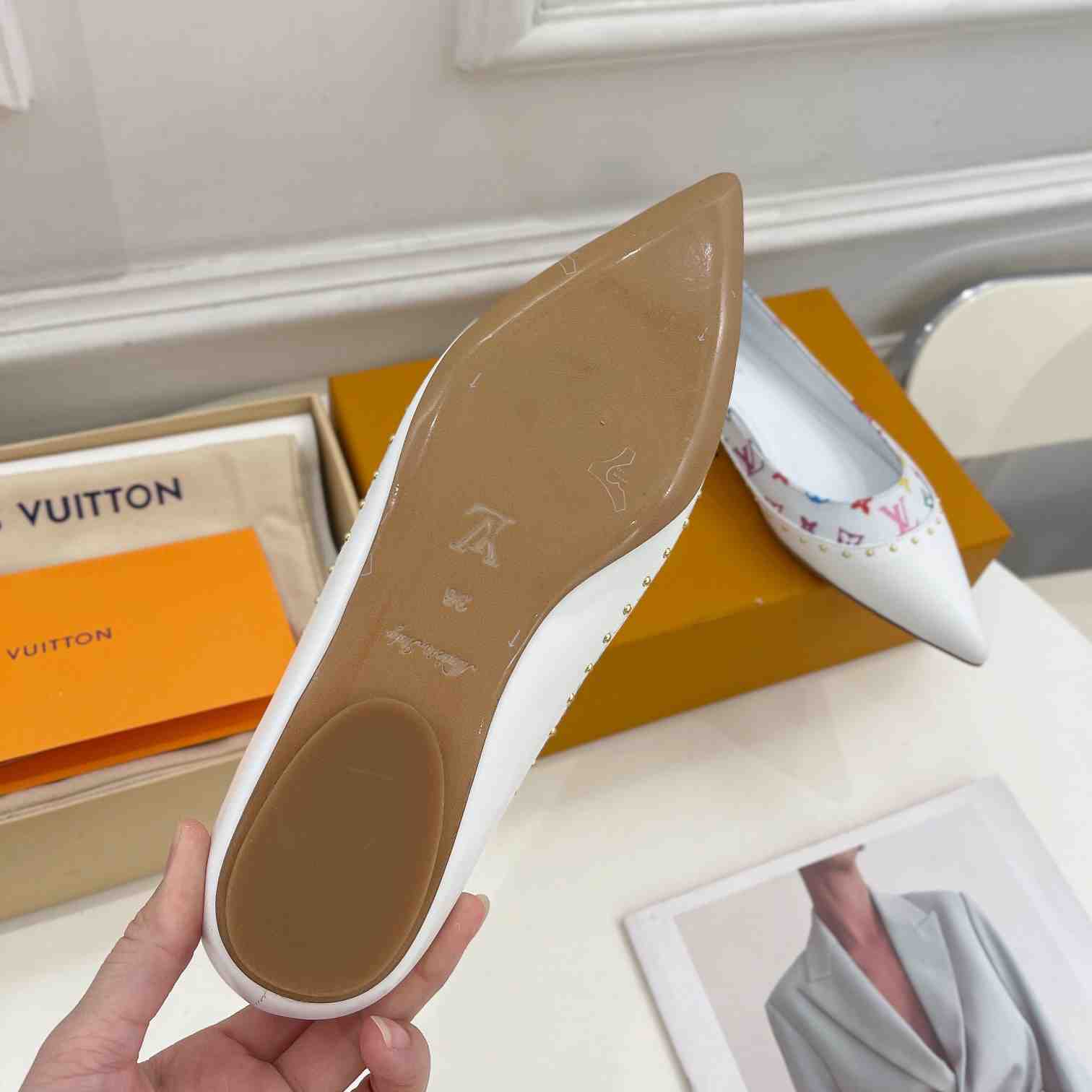 Louis Vuitton Signature Flat Ballerina    - EUR FASHION