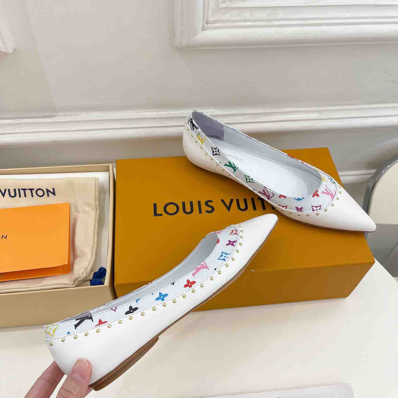 Louis Vuitton Signature Flat Ballerina    - EUR FASHION