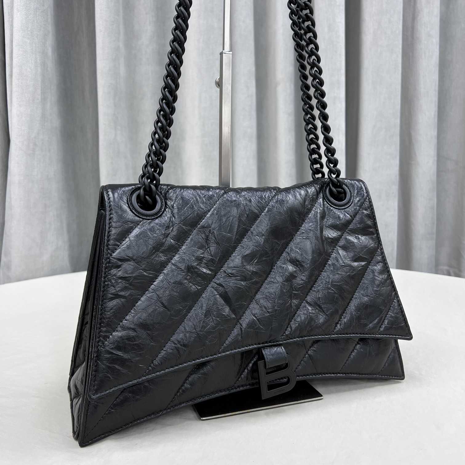 Balenciaga Women's Crush Medium Chain Bag Quilted In Black(31-20-12cm) - EUR FASHION