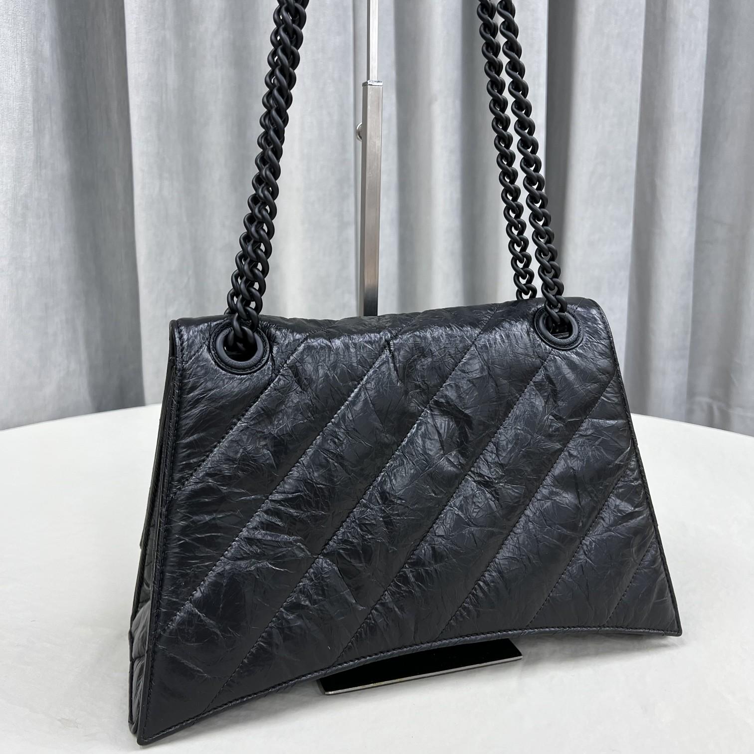 Balenciaga Women's Crush Medium Chain Bag Quilted In Black(31-20-12cm) - EUR FASHION