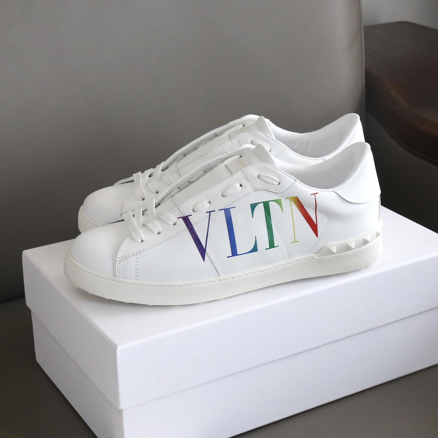 Valenti Garavani Logo Print Sneakers - EUR FASHION