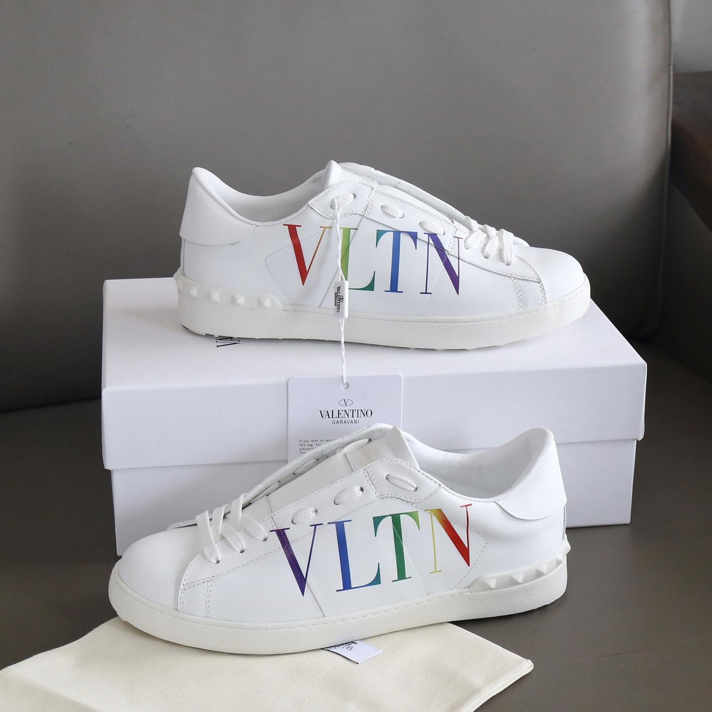 Valenti Garavani Logo Print Sneakers - EUR FASHION