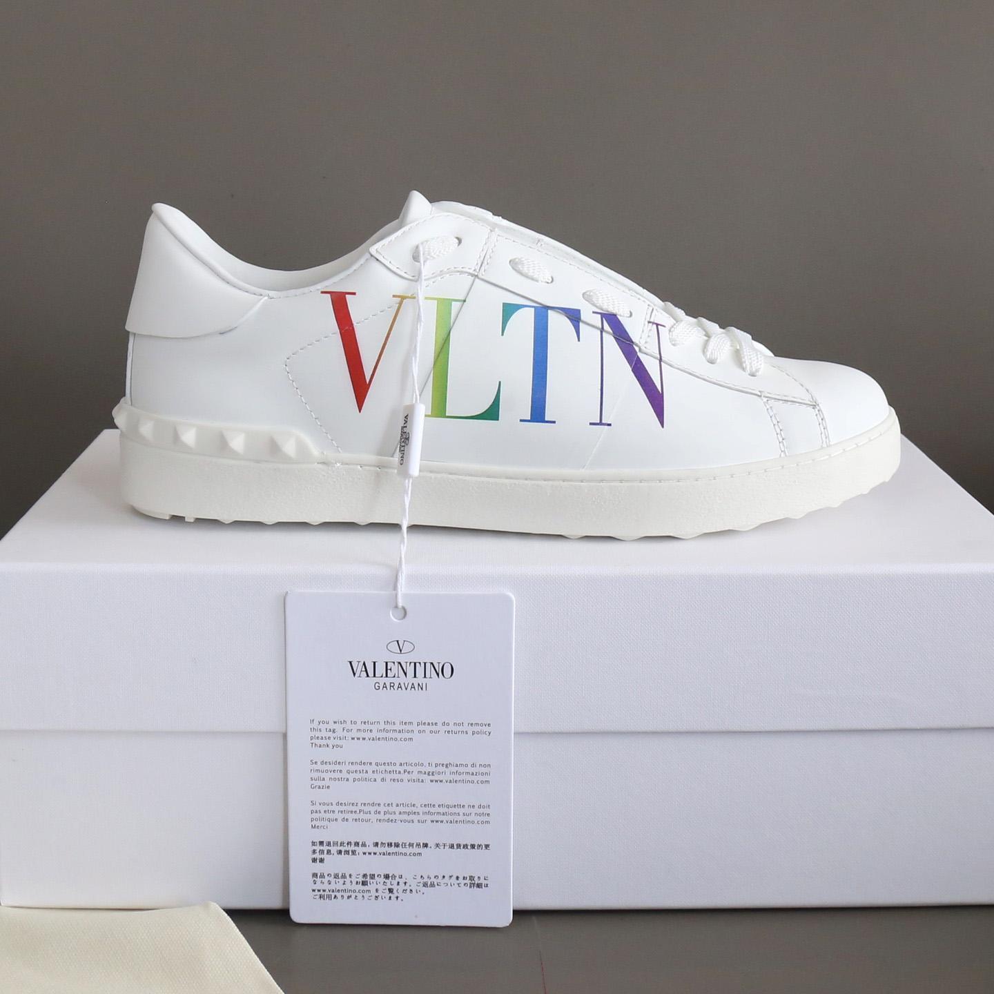 Valenti Garavani Logo Print Sneakers - EUR FASHION