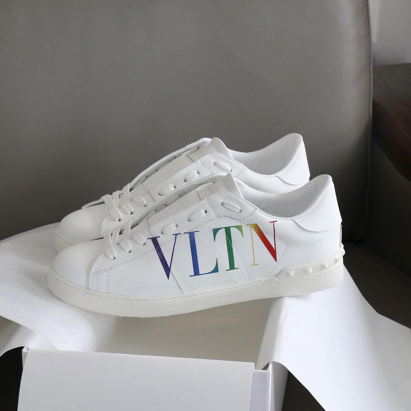 Valenti Garavani Logo Print Sneakers - EUR FASHION