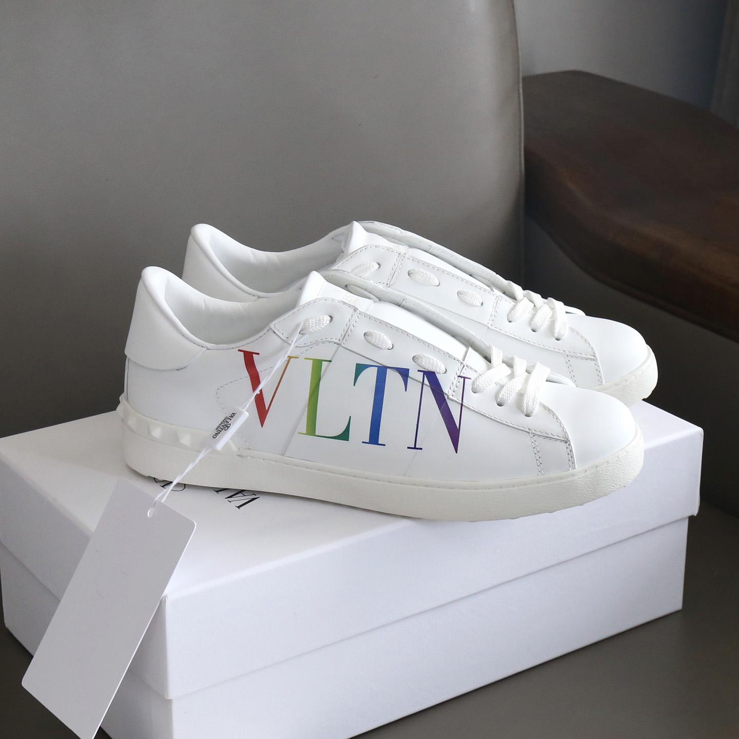 Valenti Garavani Logo Print Sneakers - EUR FASHION