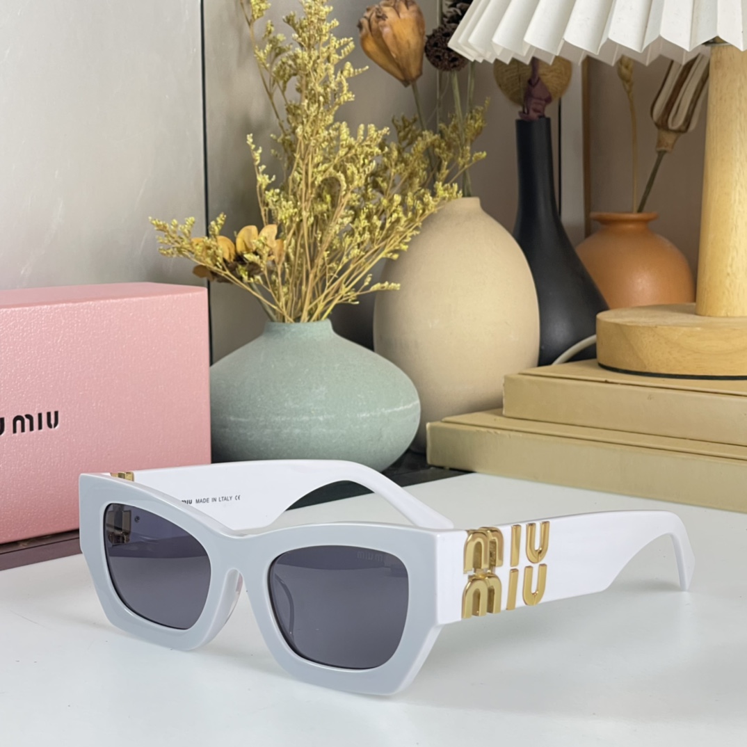 Miu Miu Glimpse Sunglasses - EUR FASHION