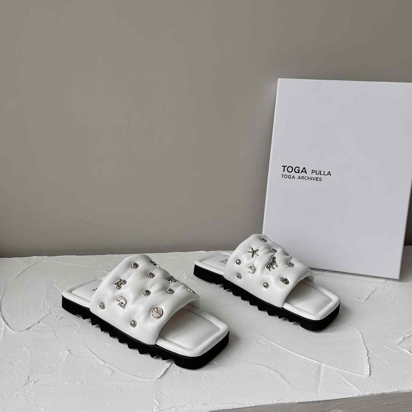 Toga Virilis Leather Slides - EUR FASHION