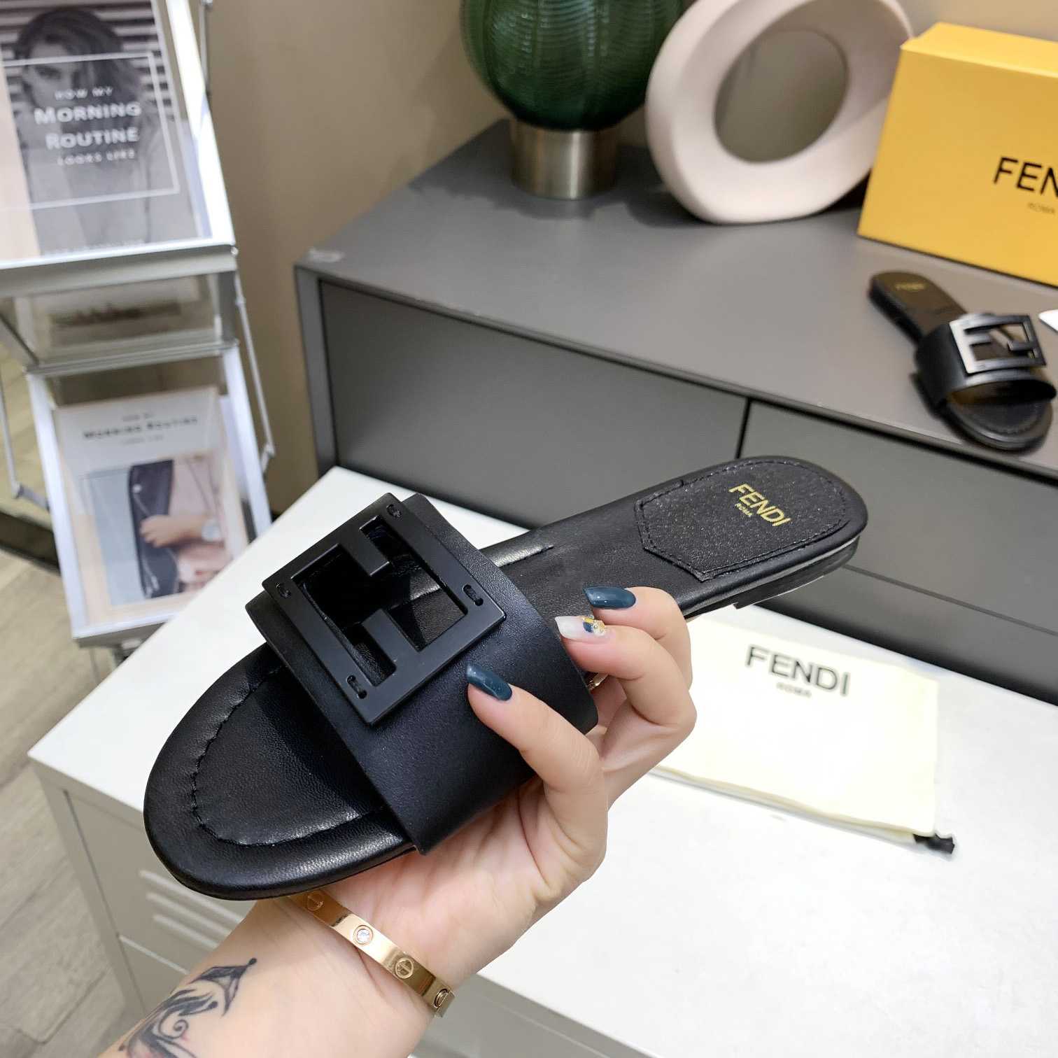 Fendi Signature Black Leather Slides - EUR FASHION