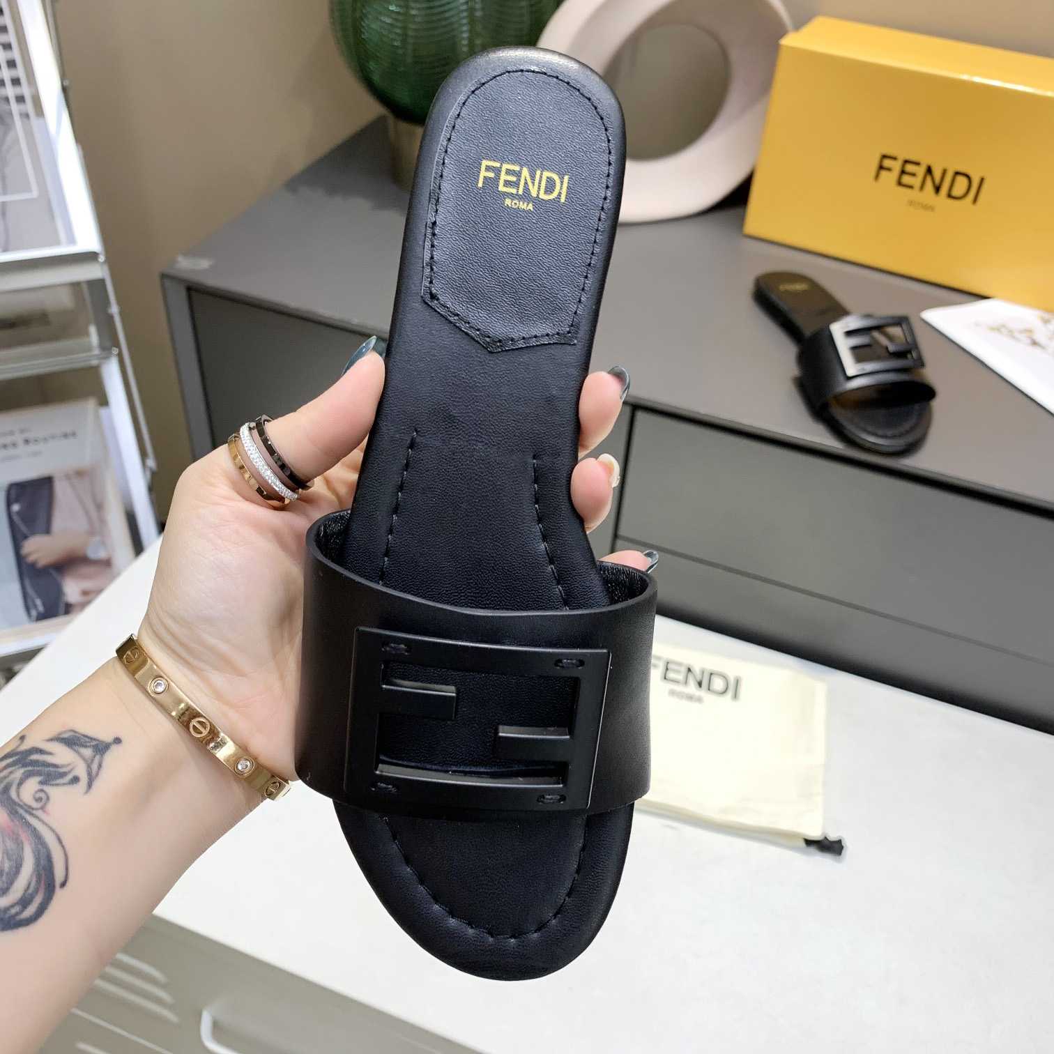 Fendi Signature Black Leather Slides - EUR FASHION