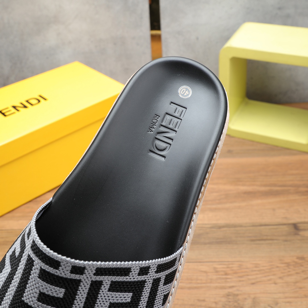 Fendi FF Logo Slides - EUR FASHION