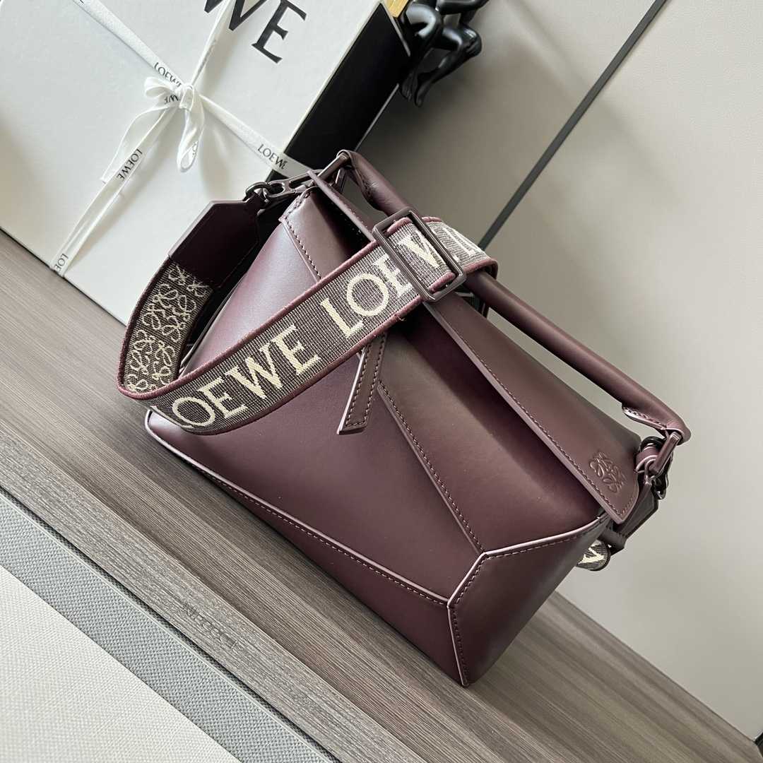 Loewe Small Puzzle Edge Bag In Satin Calfskin - EUR FASHION