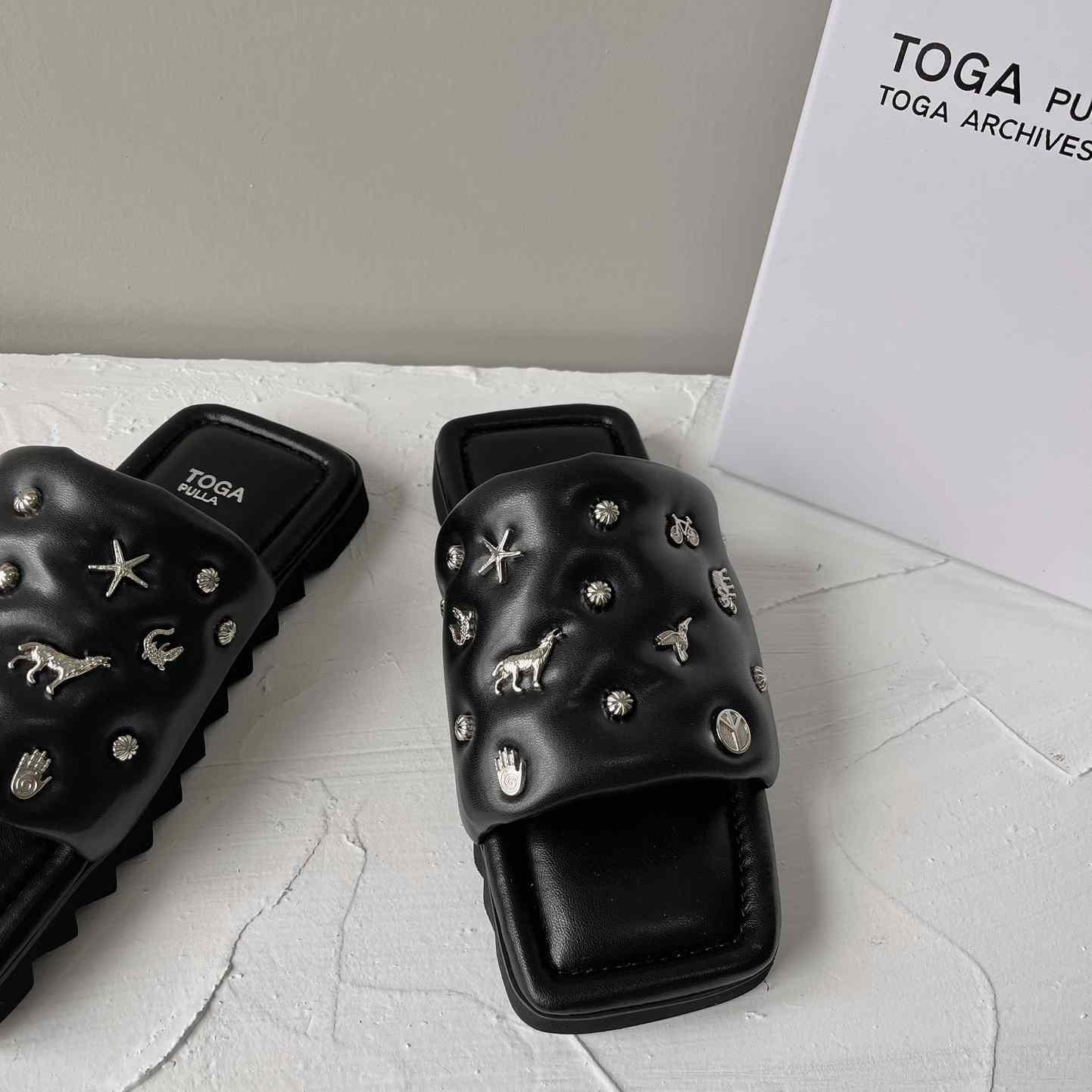 Toga Virilis Leather Slides - EUR FASHION