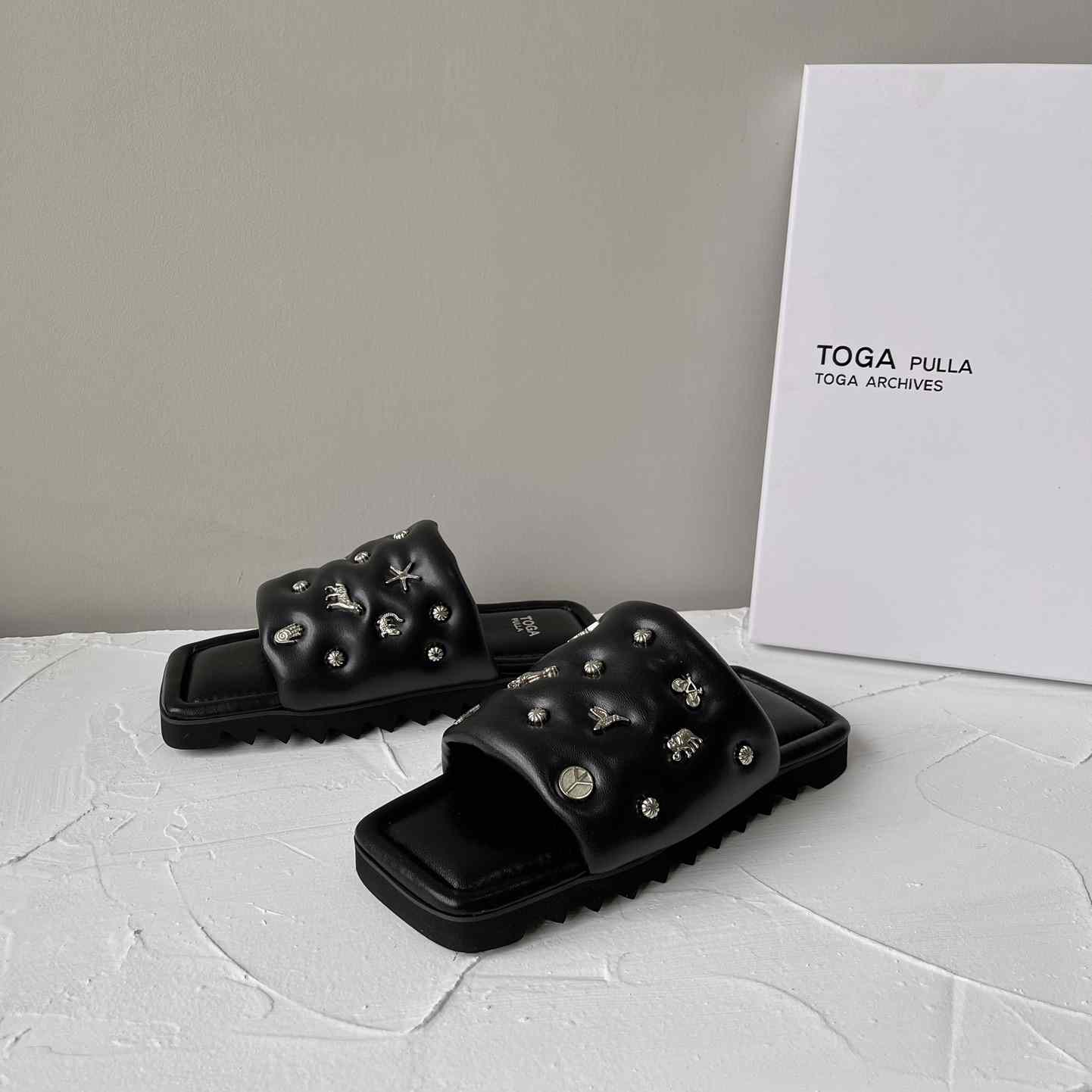 Toga Virilis Leather Slides - EUR FASHION