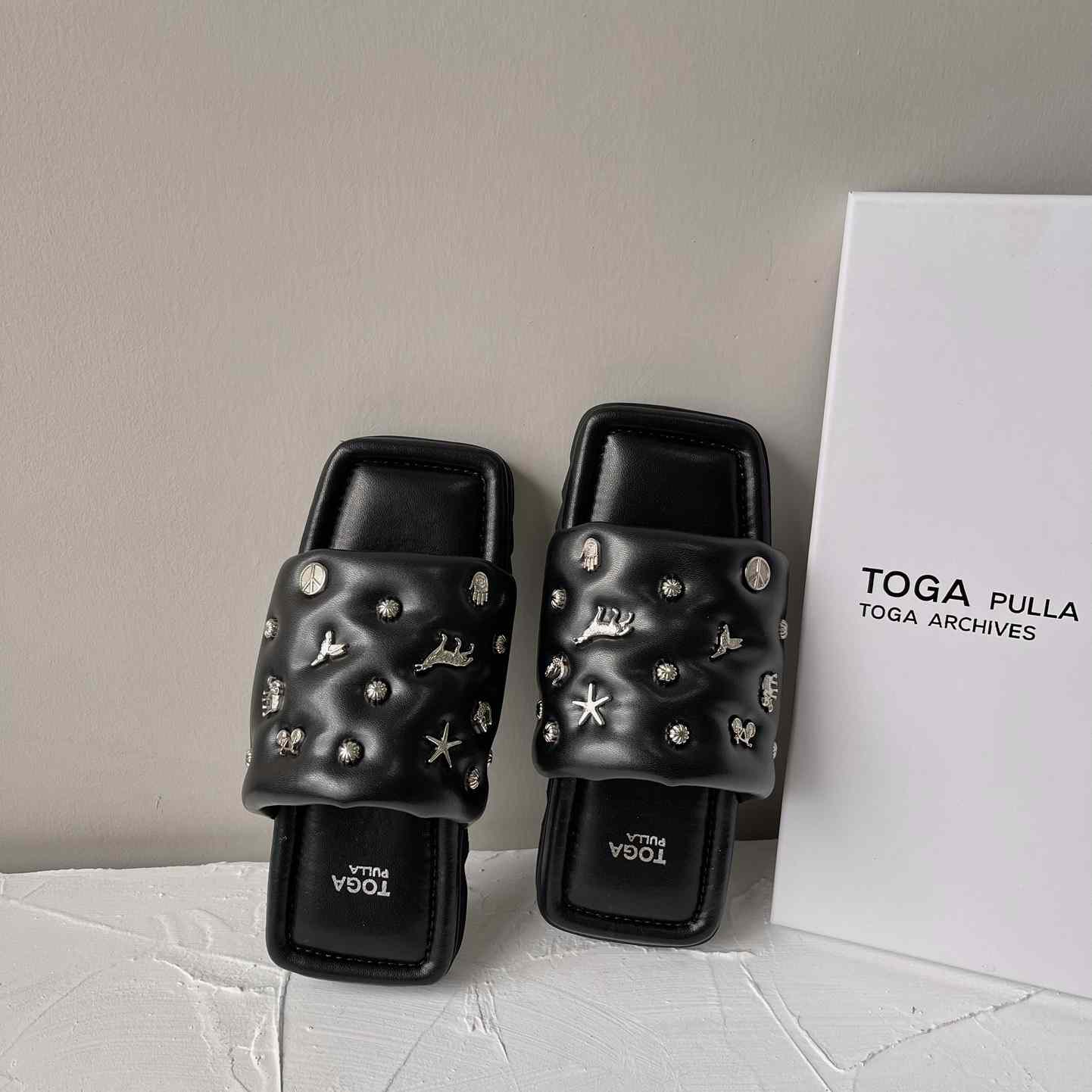 Toga Virilis Leather Slides - EUR FASHION