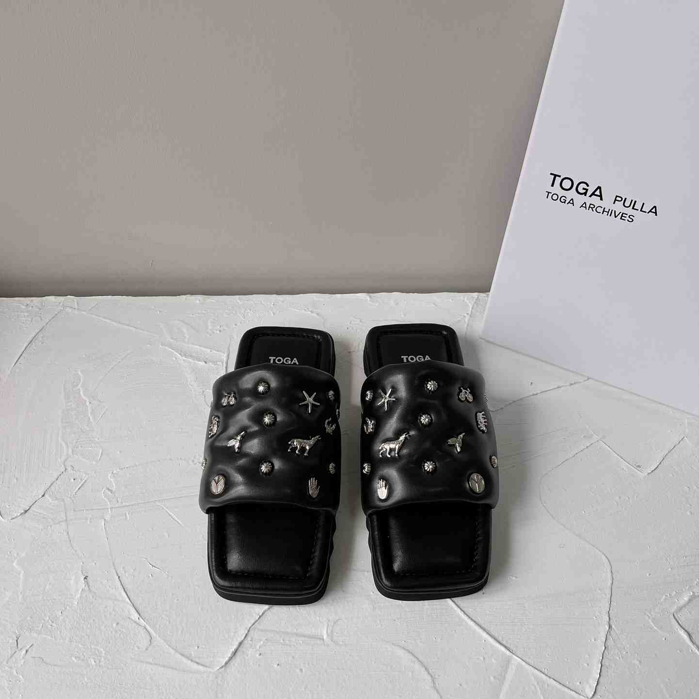 Toga Virilis Leather Slides - EUR FASHION