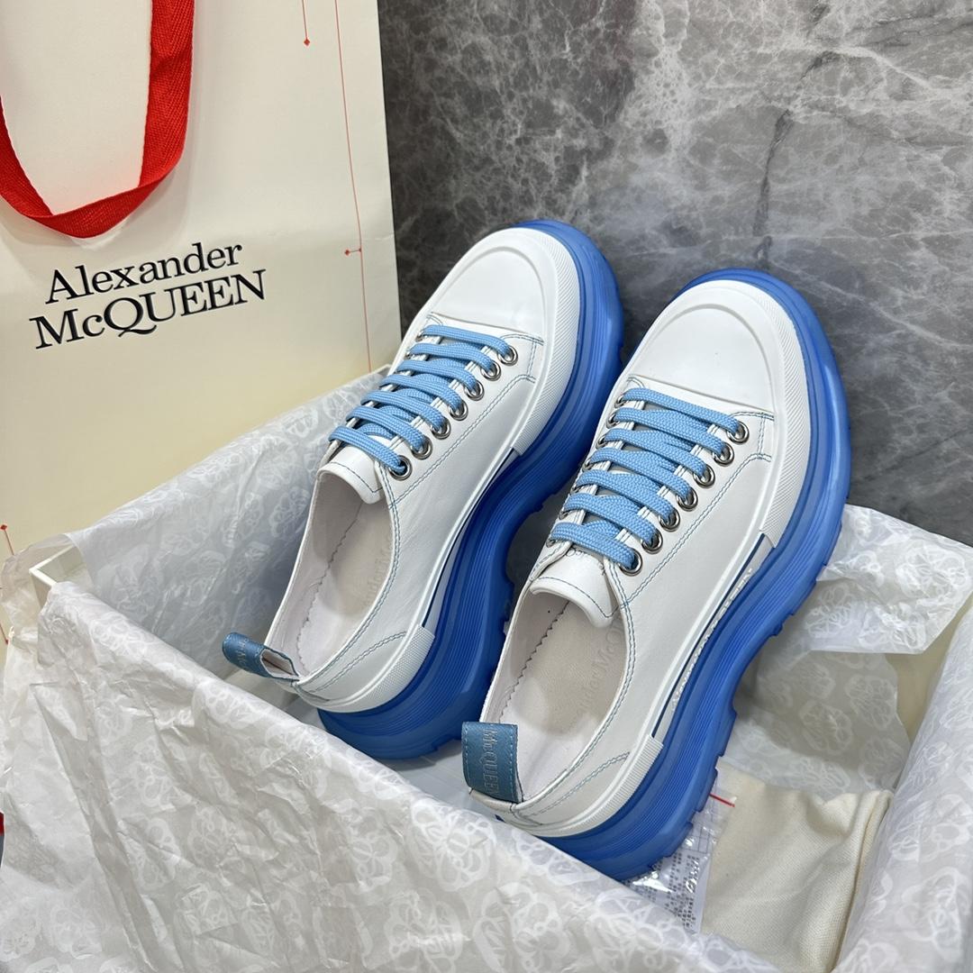 Alexander Mqueen Tread Slick Low Lace Up Sneaker  - EUR FASHION