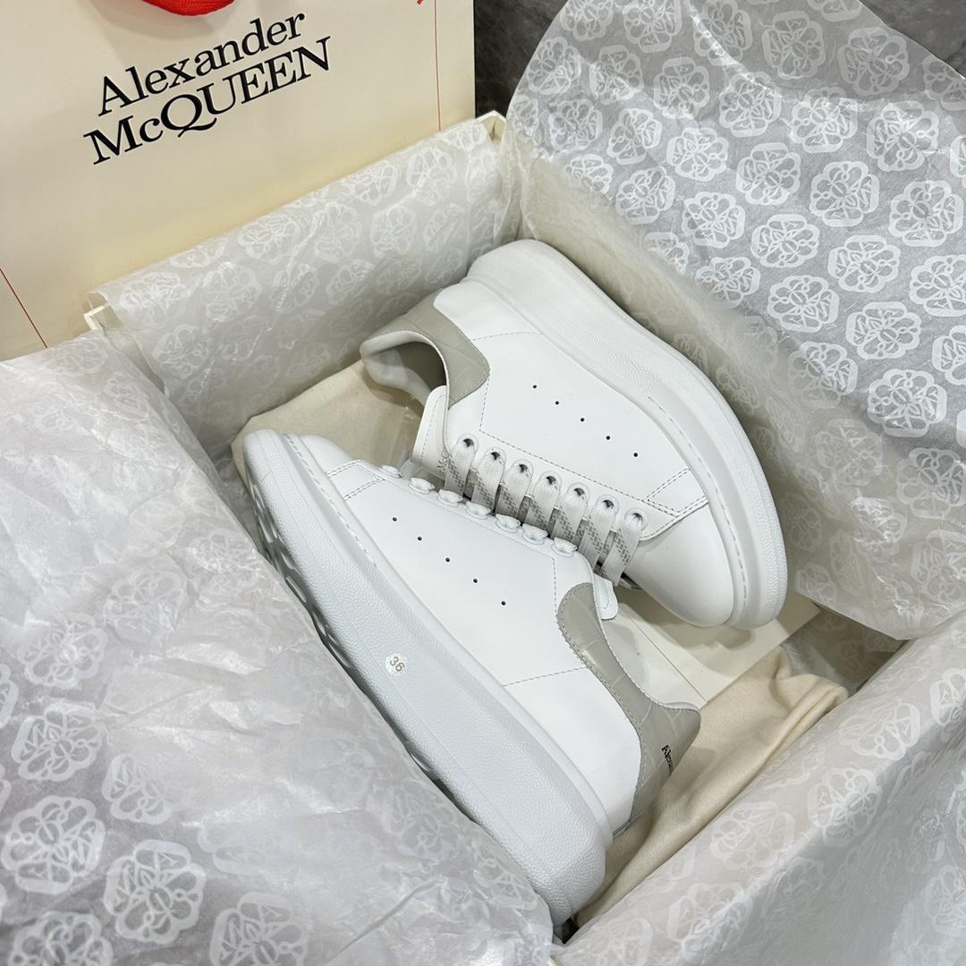 Alexander Mqueen Oversized Sneaker In White - EUR FASHION